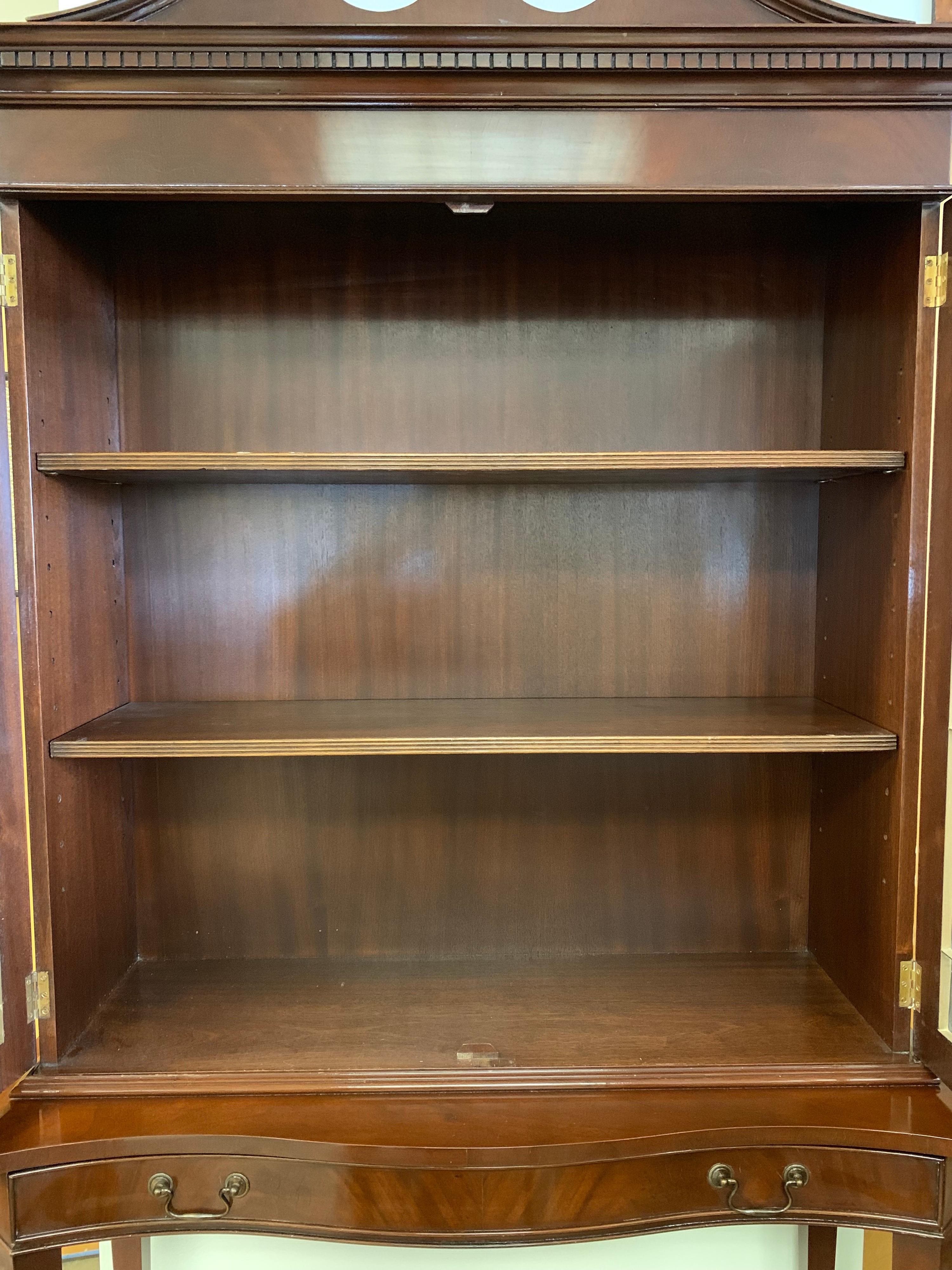 Late 20th Century Mahogany Chippendale Style Display Case Bookcase