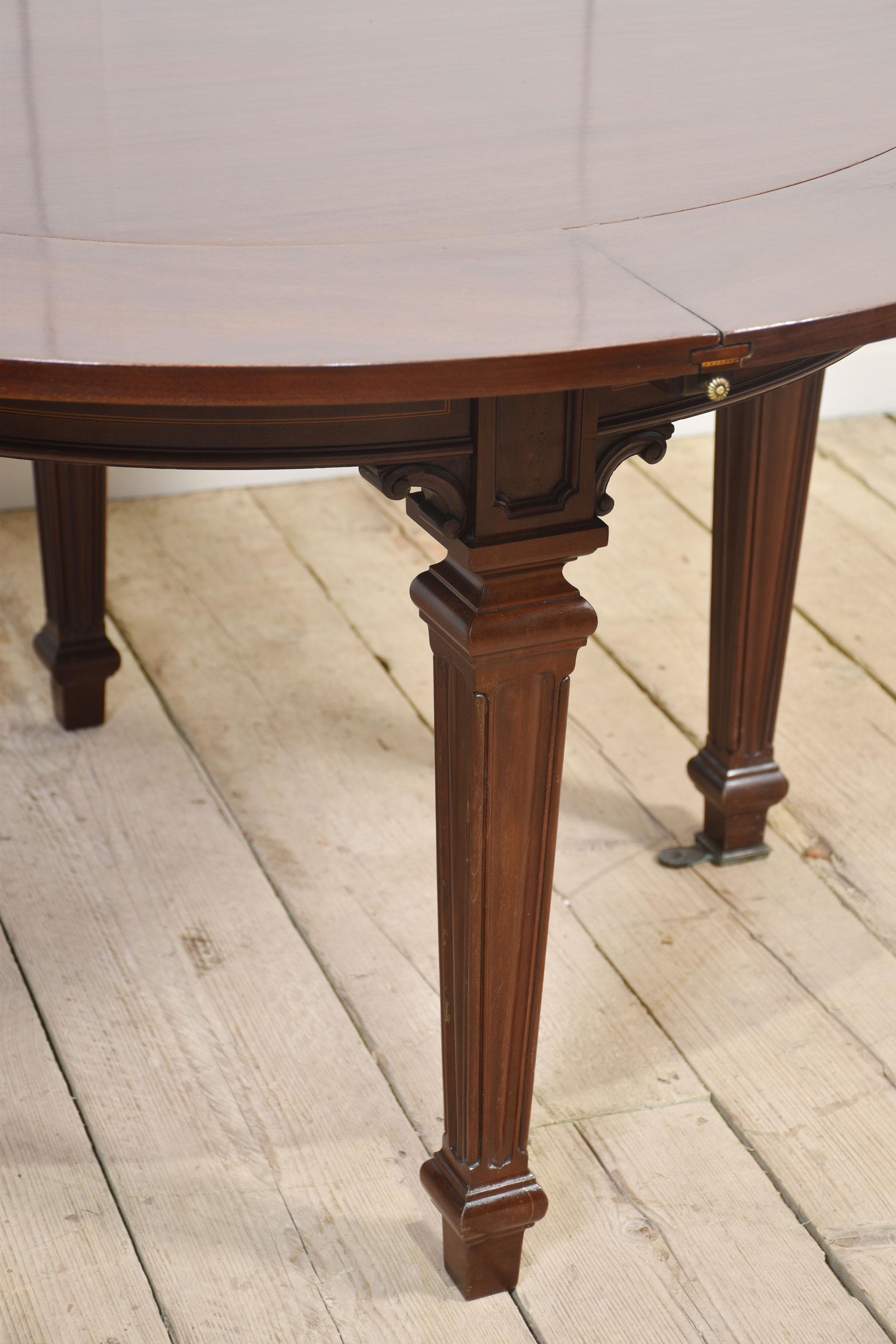 Mahogany circular extending dining table For Sale 10