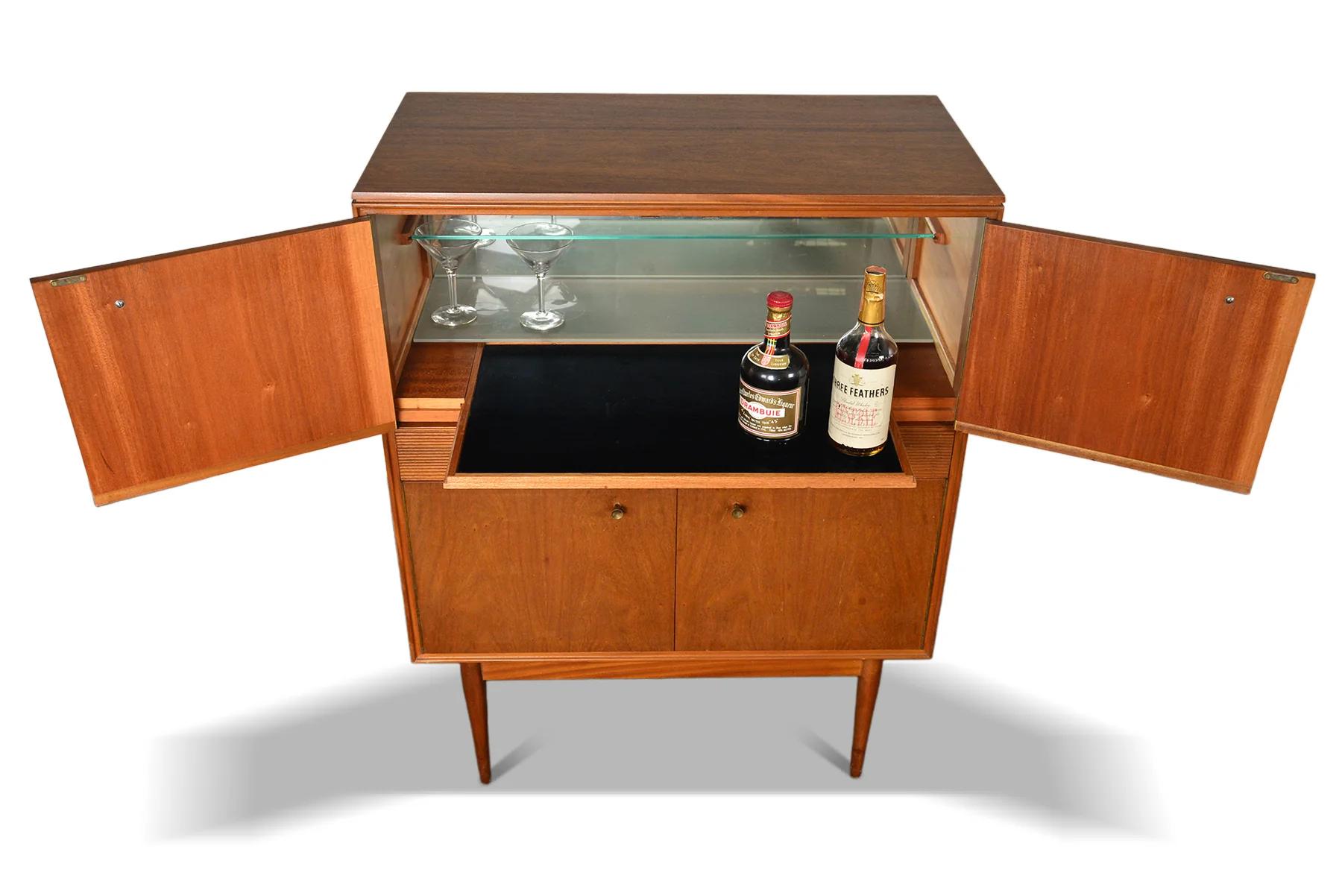 Mahogany Cocktail Bar By Robert Heritage In Excellent Condition For Sale In Berkeley, CA