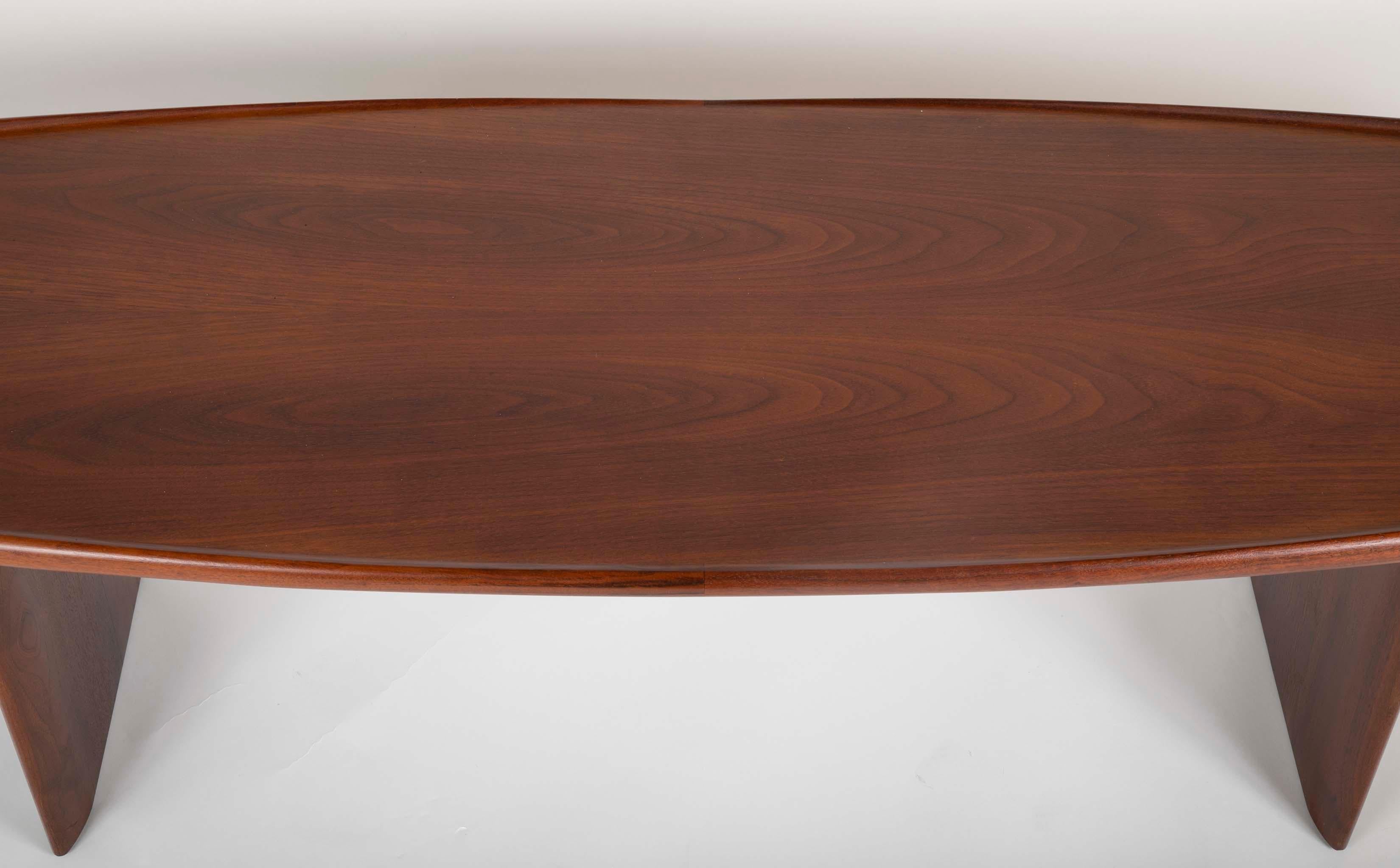 Walnut Coffee Table Designed by T.H. Robsjohn-Gibbings for Widdicomb For Sale 2