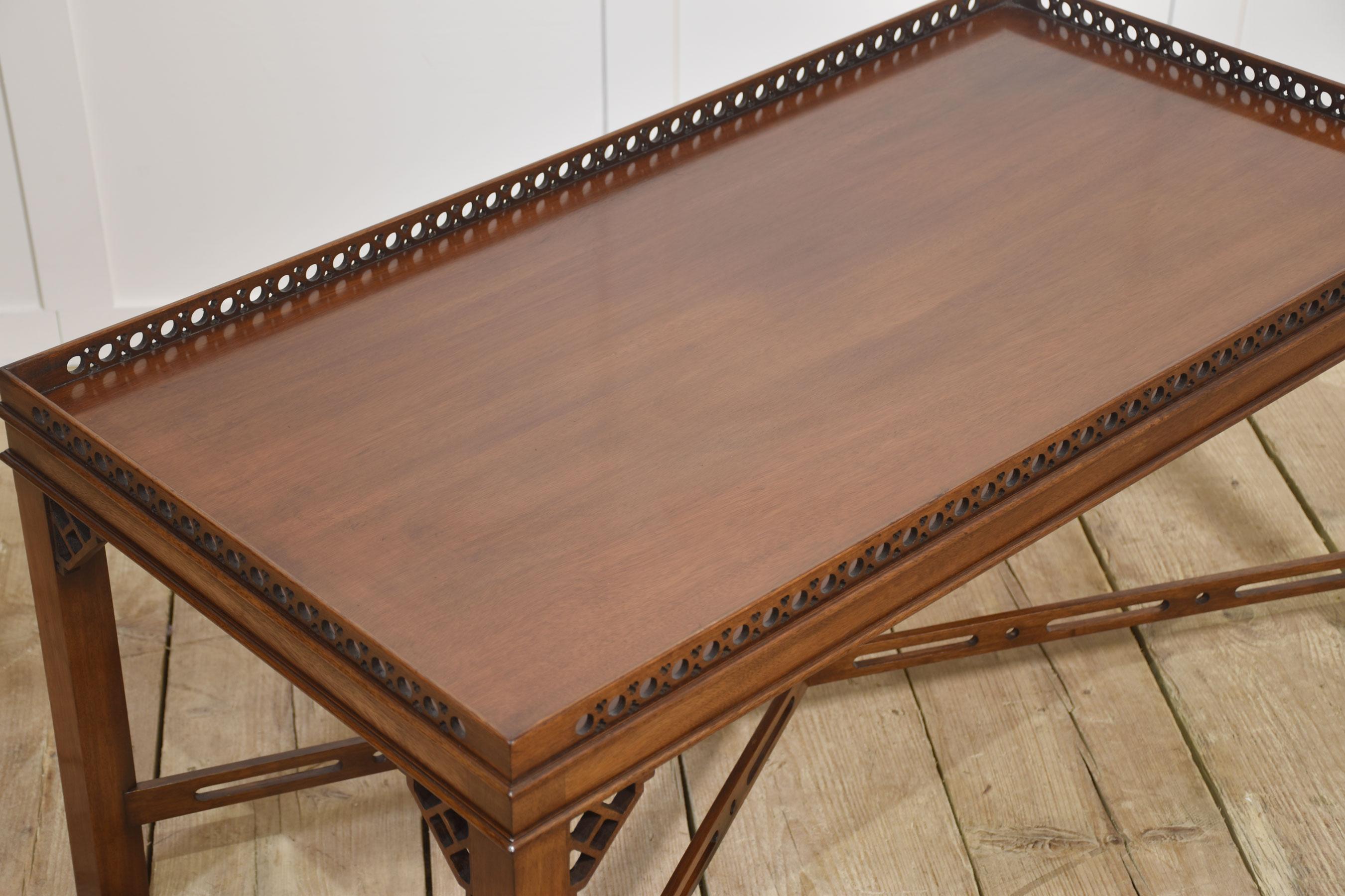 Mahogany coffee table In Good Condition For Sale In Cheshire, GB