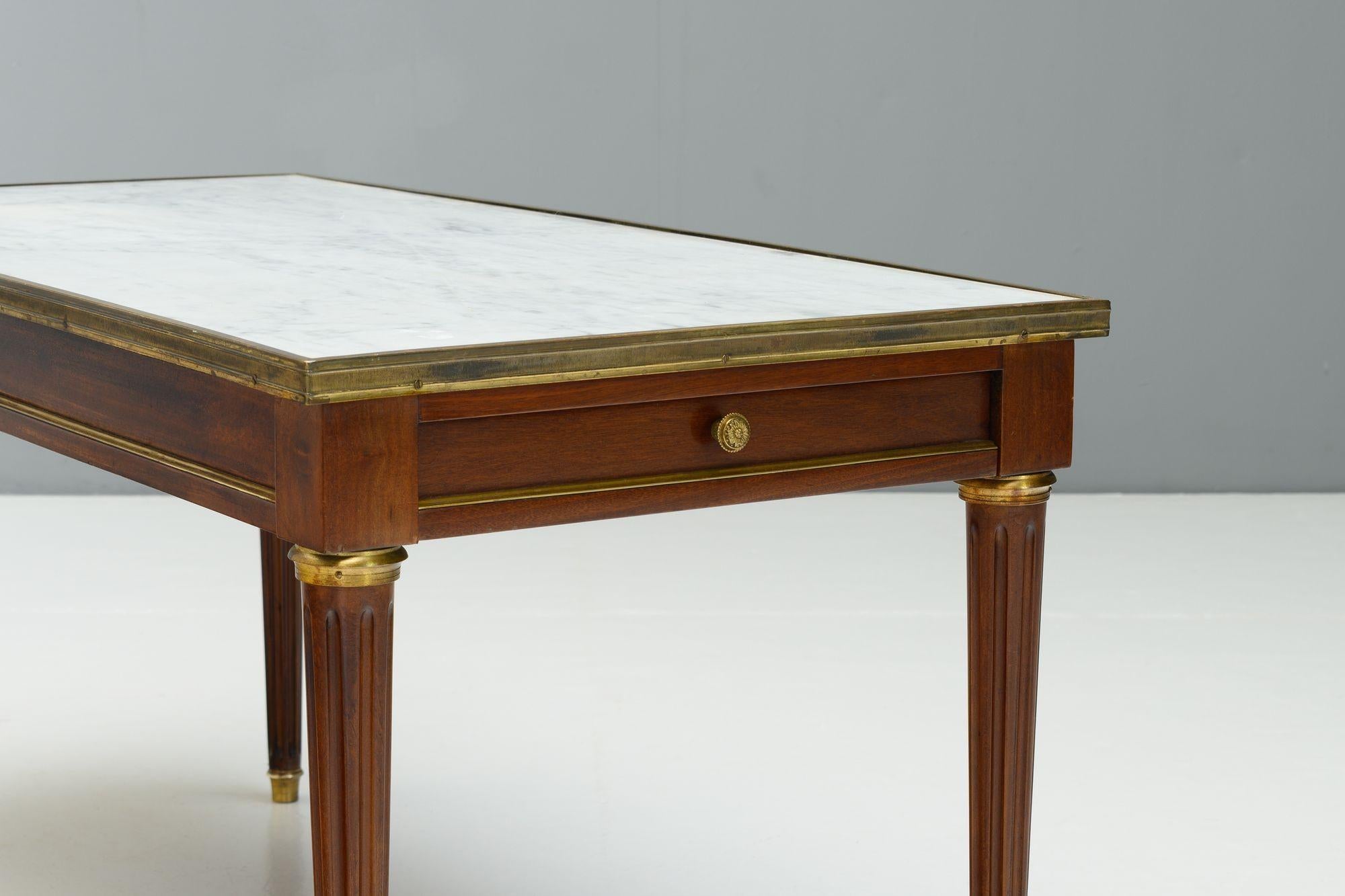 Mahogany Coffee Table For Sale 1