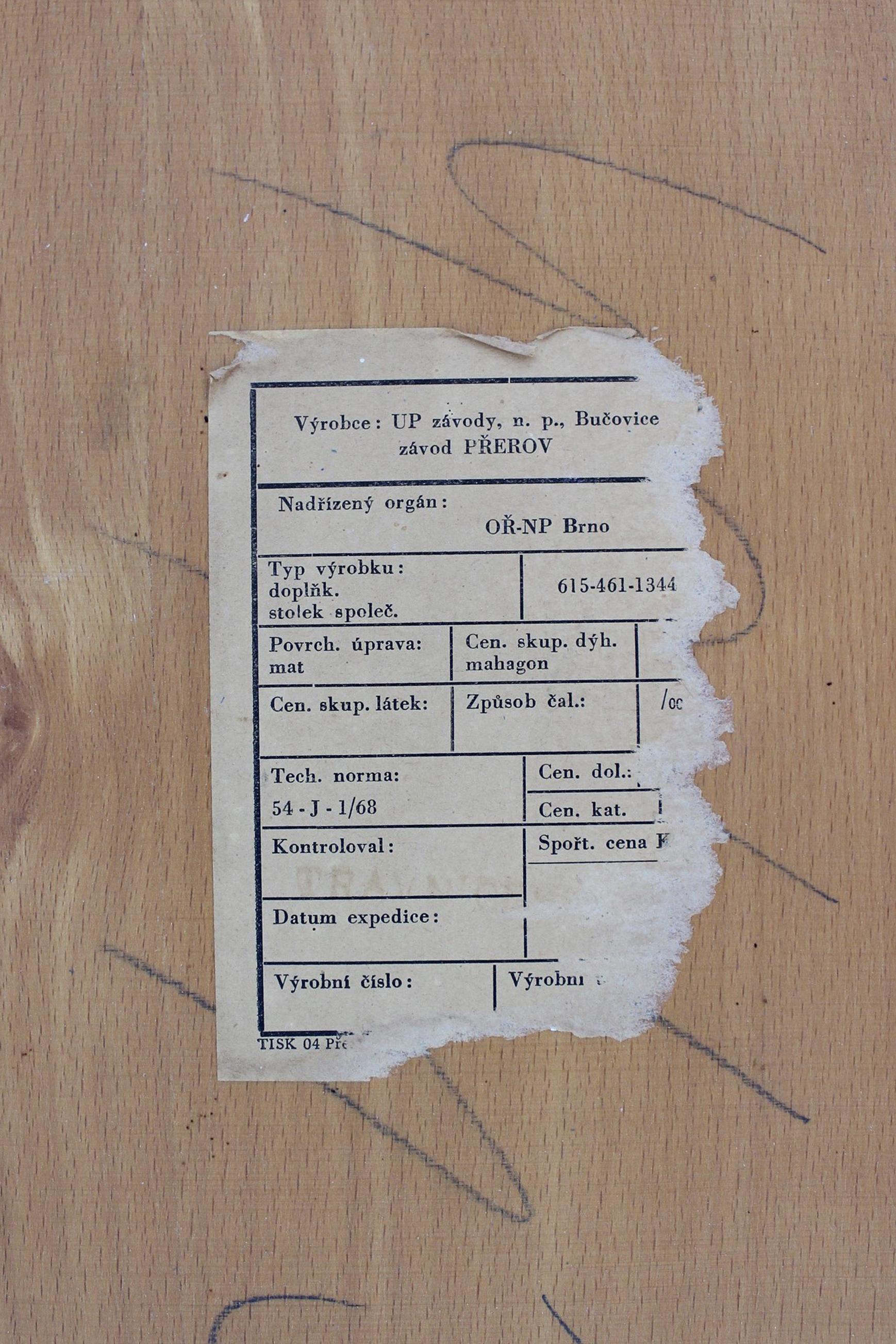 Table basse en acajou de UP Zavody, 1969 en vente 12