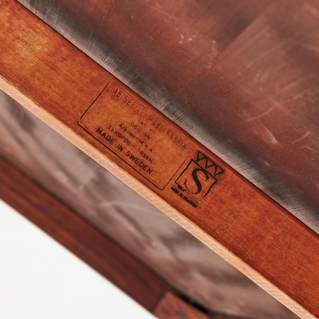 Mahogany coffee table Ib Kofod Larsen, design 1960's In Good Condition For Sale In PARIS, FR