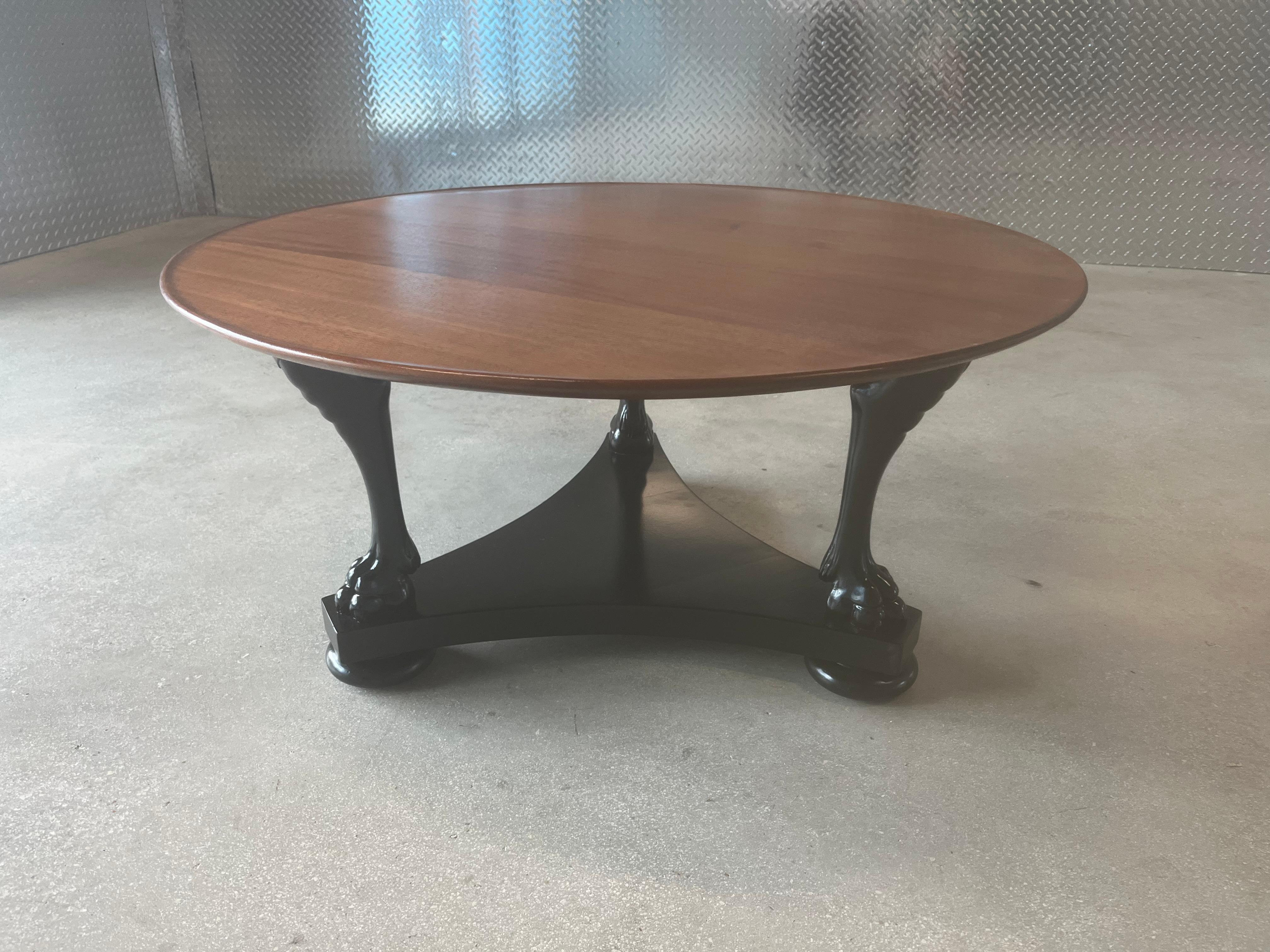 Mahogany Coffee Table, Lion's Paws, Black In Good Condition For Sale In Miami, FL
