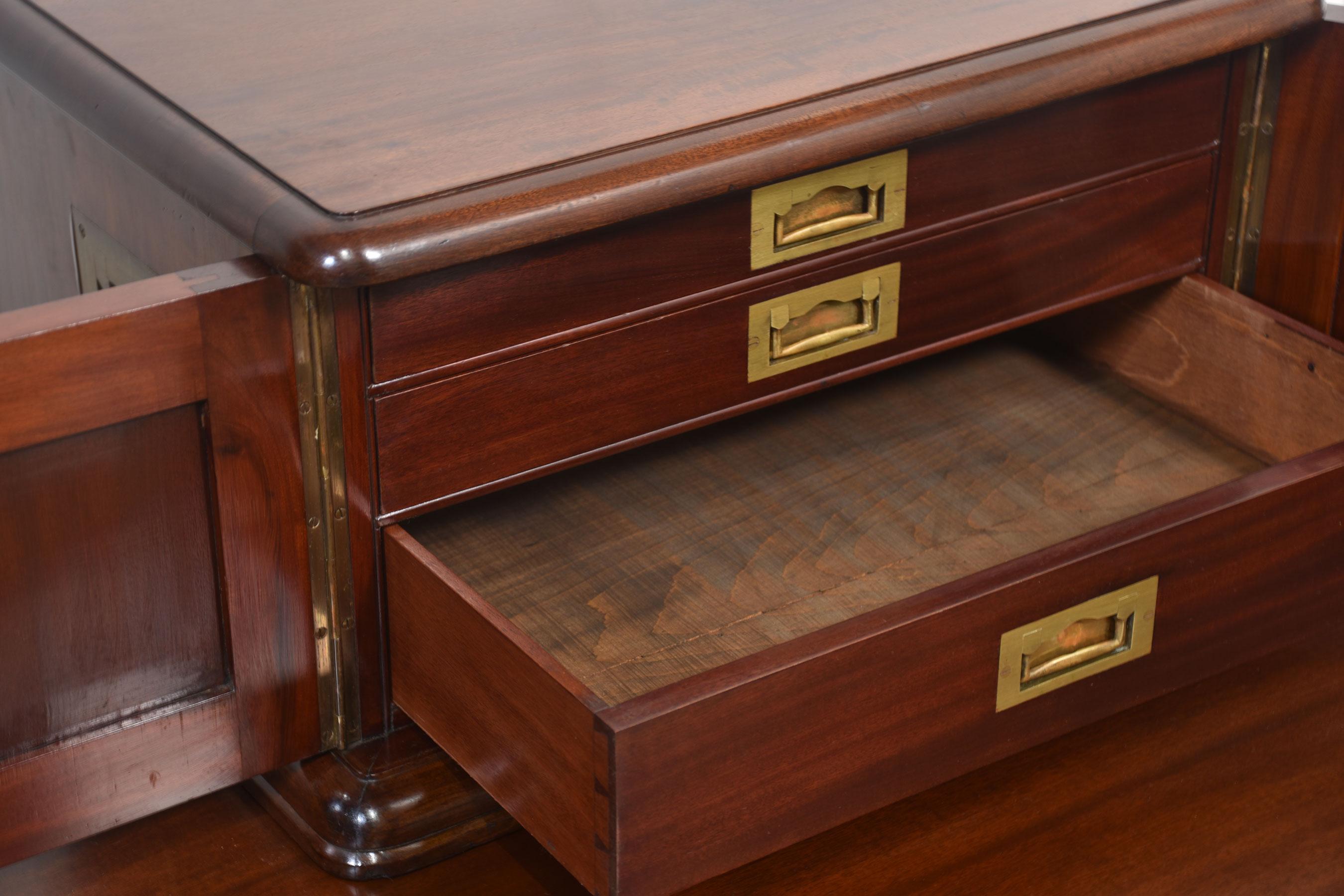 Mueble de coleccionista de caoba en venta 2