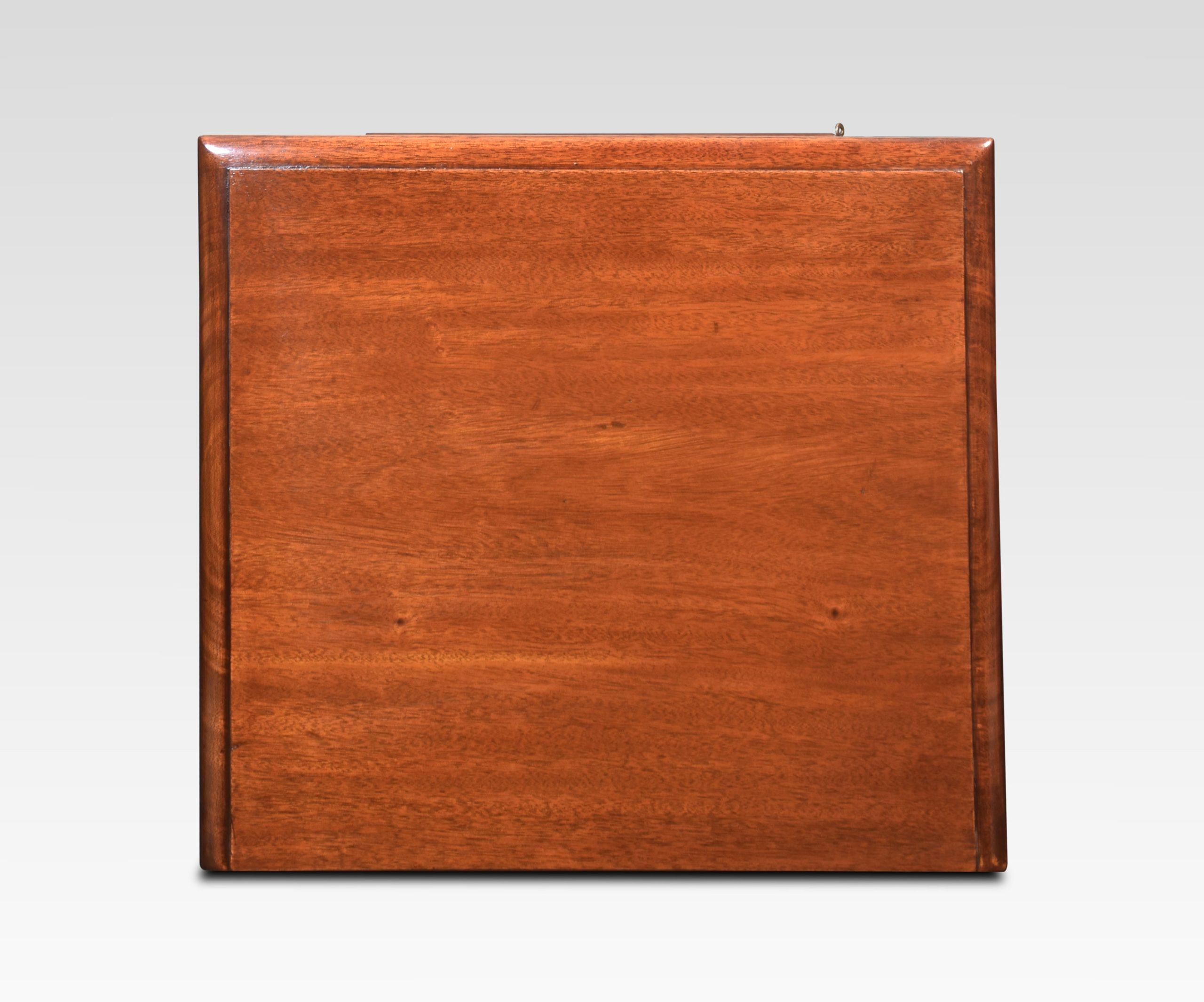 Mahogany collectors cabinet For Sale 3