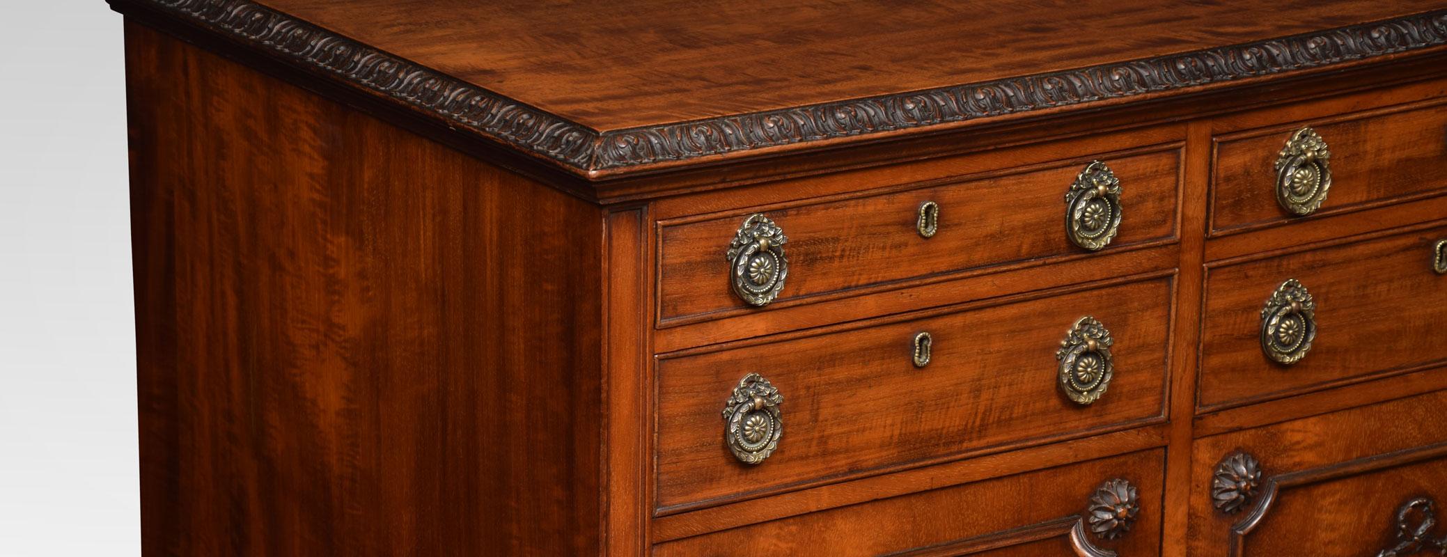 Mahogany Commode in the Influenced of Robert Adam In Good Condition In Cheshire, GB