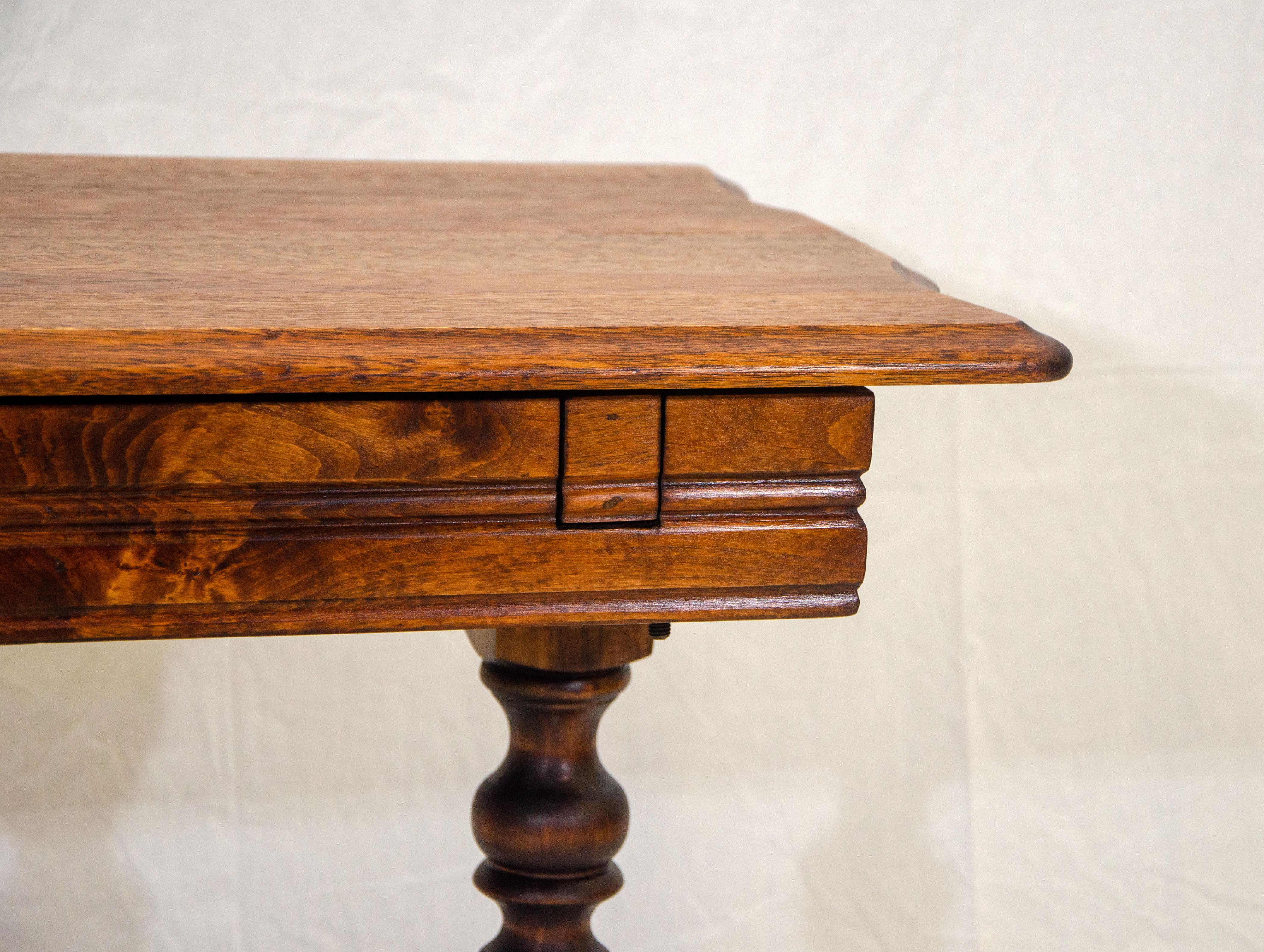 Mahogany Console Table / Breakfast Table, Hidden Butterfly Leaf For Sale 3