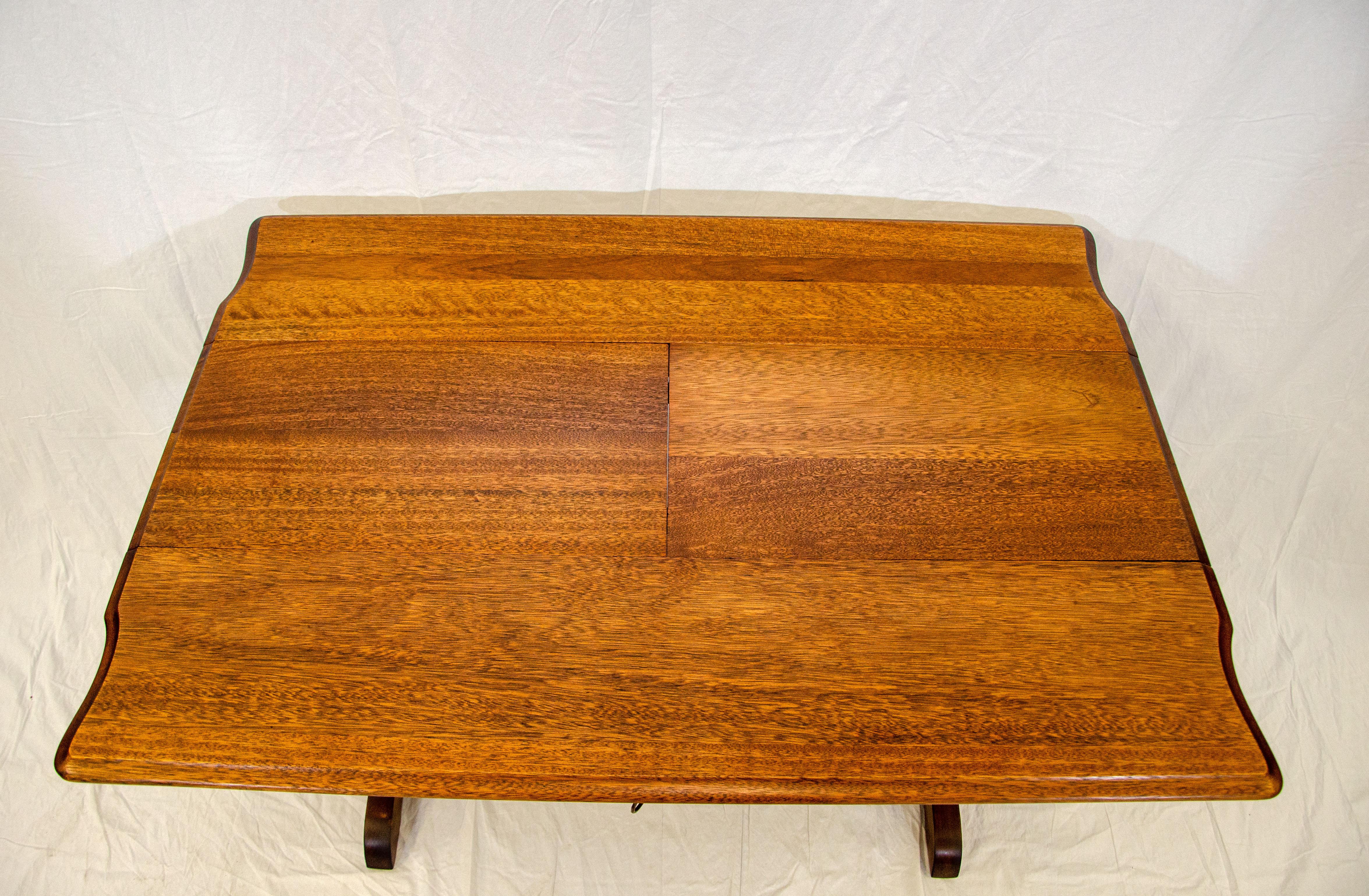 Mahogany Console Table / Breakfast Table, Hidden Butterfly Leaf For Sale 12