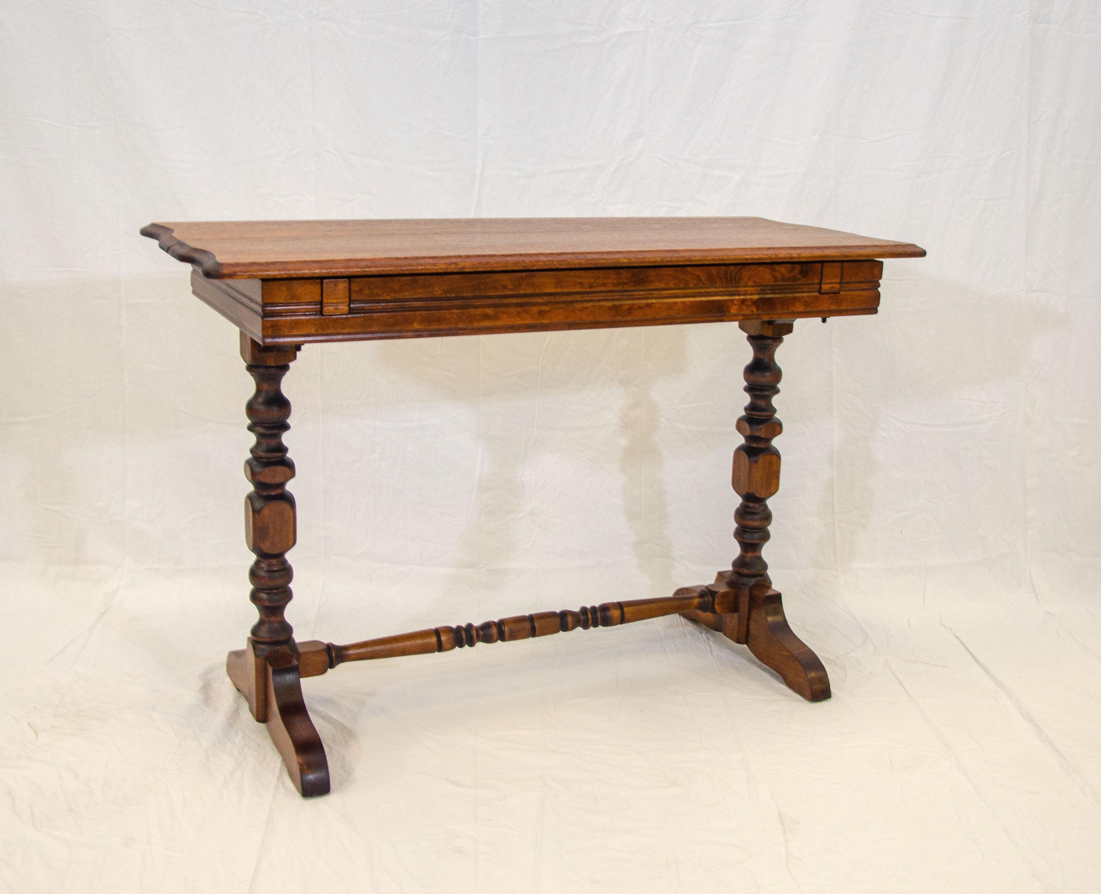 antique butterfly leaf table