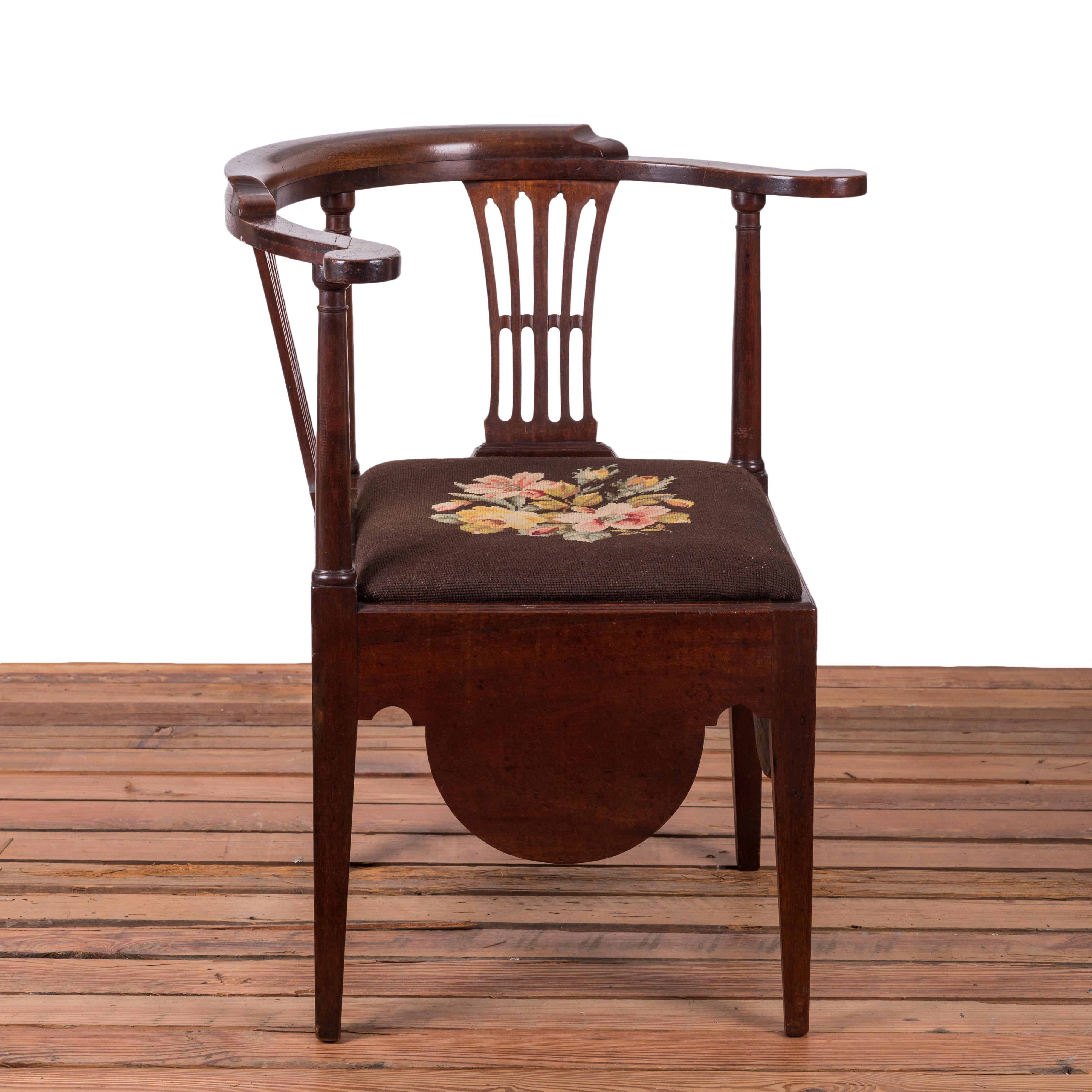 18th Century Mahogany Corner Necessary Chair For Sale