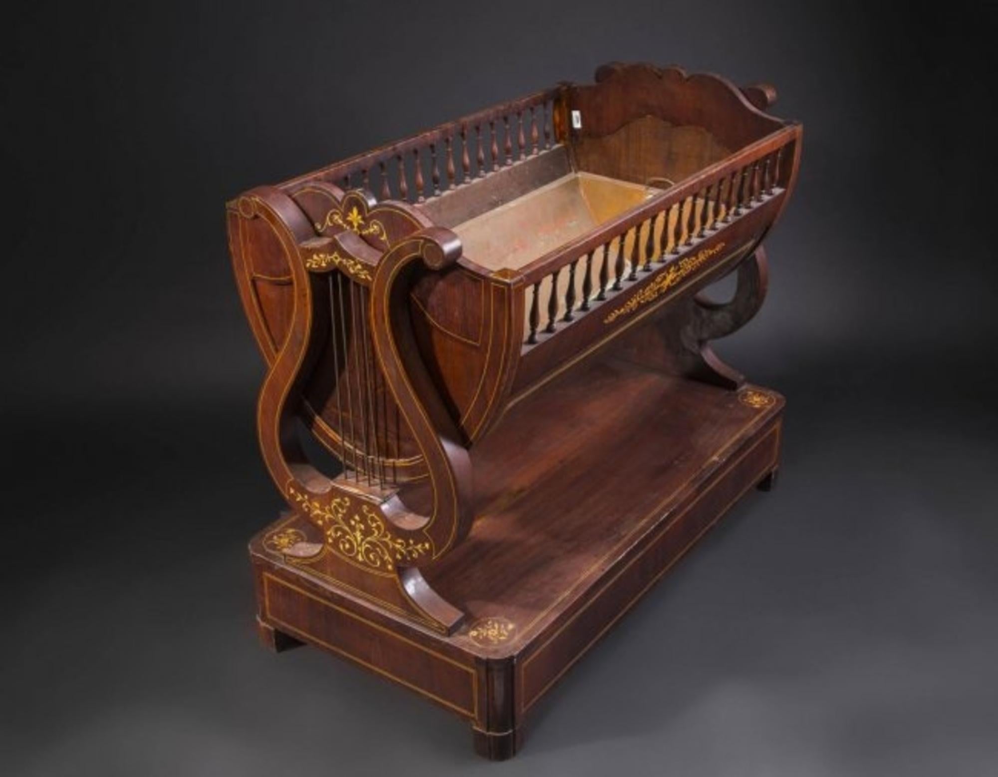 Mahogany Cradle, Louis Philippe or North European Neoclassical, Mid-19th Century For Sale 3