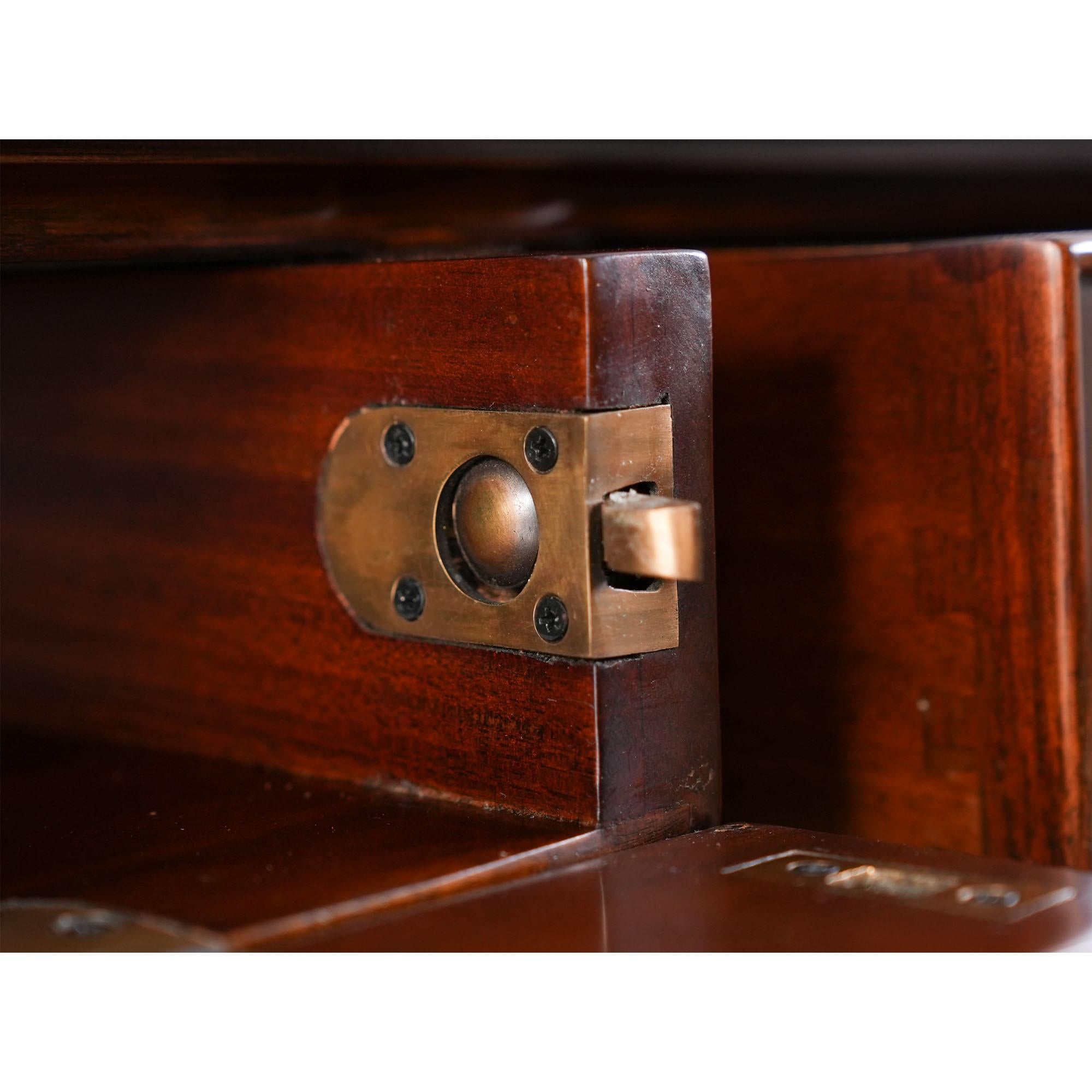 Mahagoni-Credenza im Angebot 4