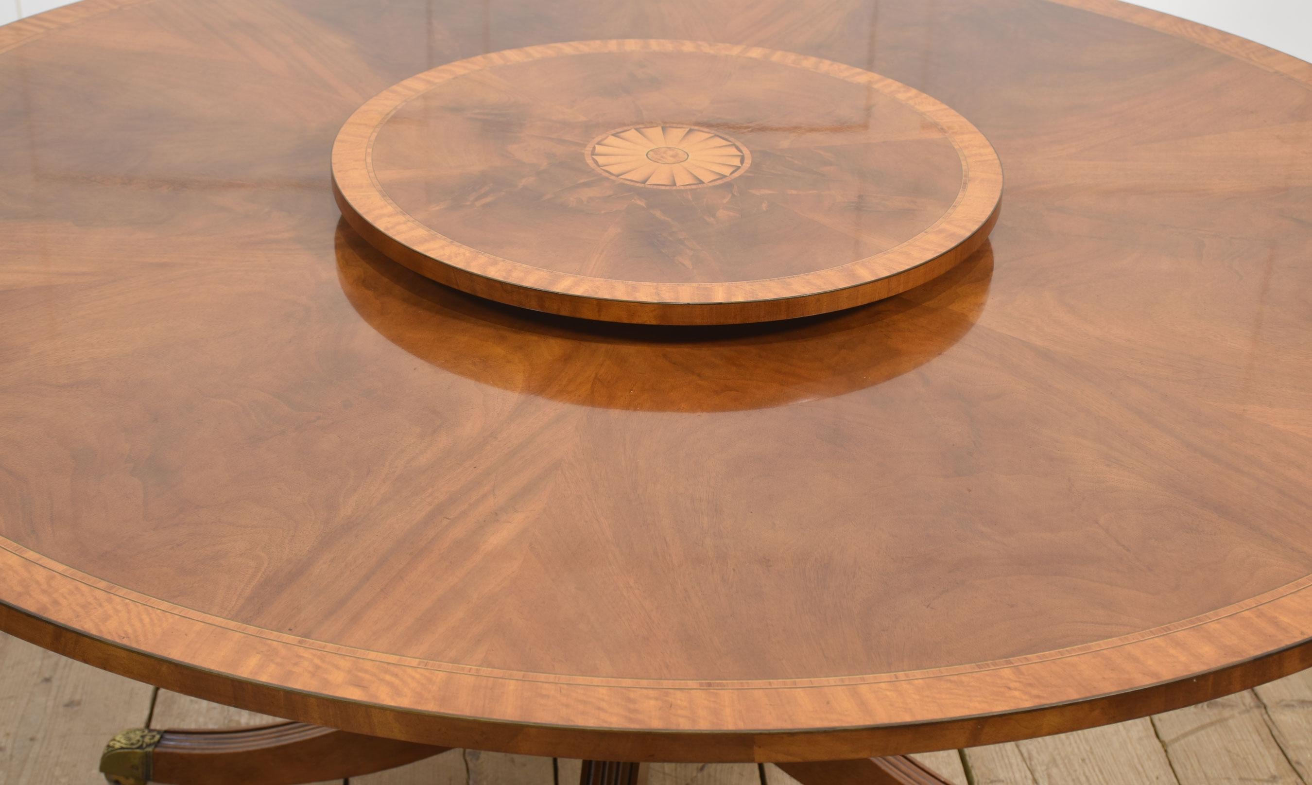 Mesa de comedor circular de caoba con bandas cruzadas Madera en venta