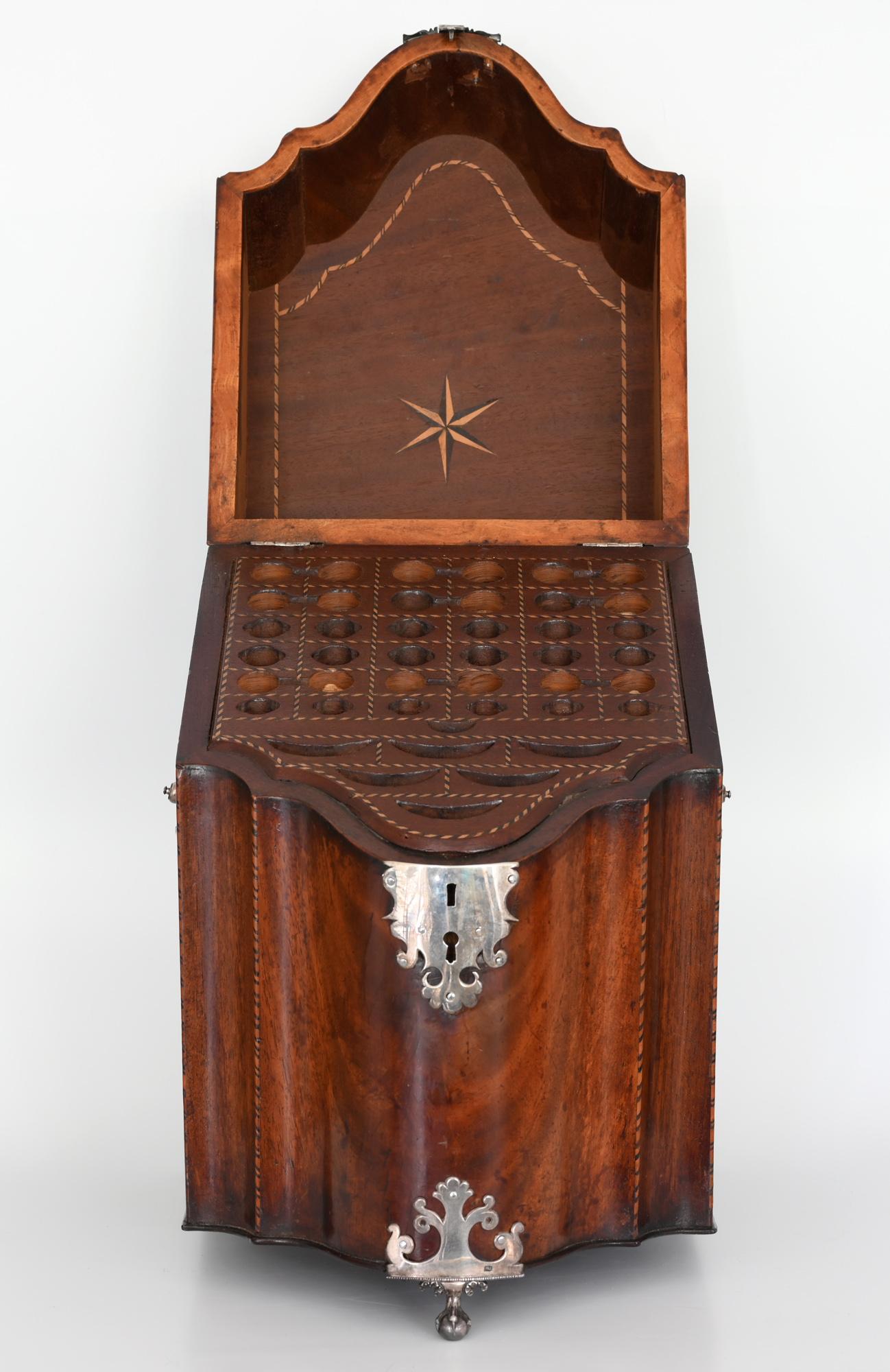 Mahogany Cutlery Box, Georgian End of 18th Century, Silver Fittings, Weldrington In Good Condition In Epfach, DE