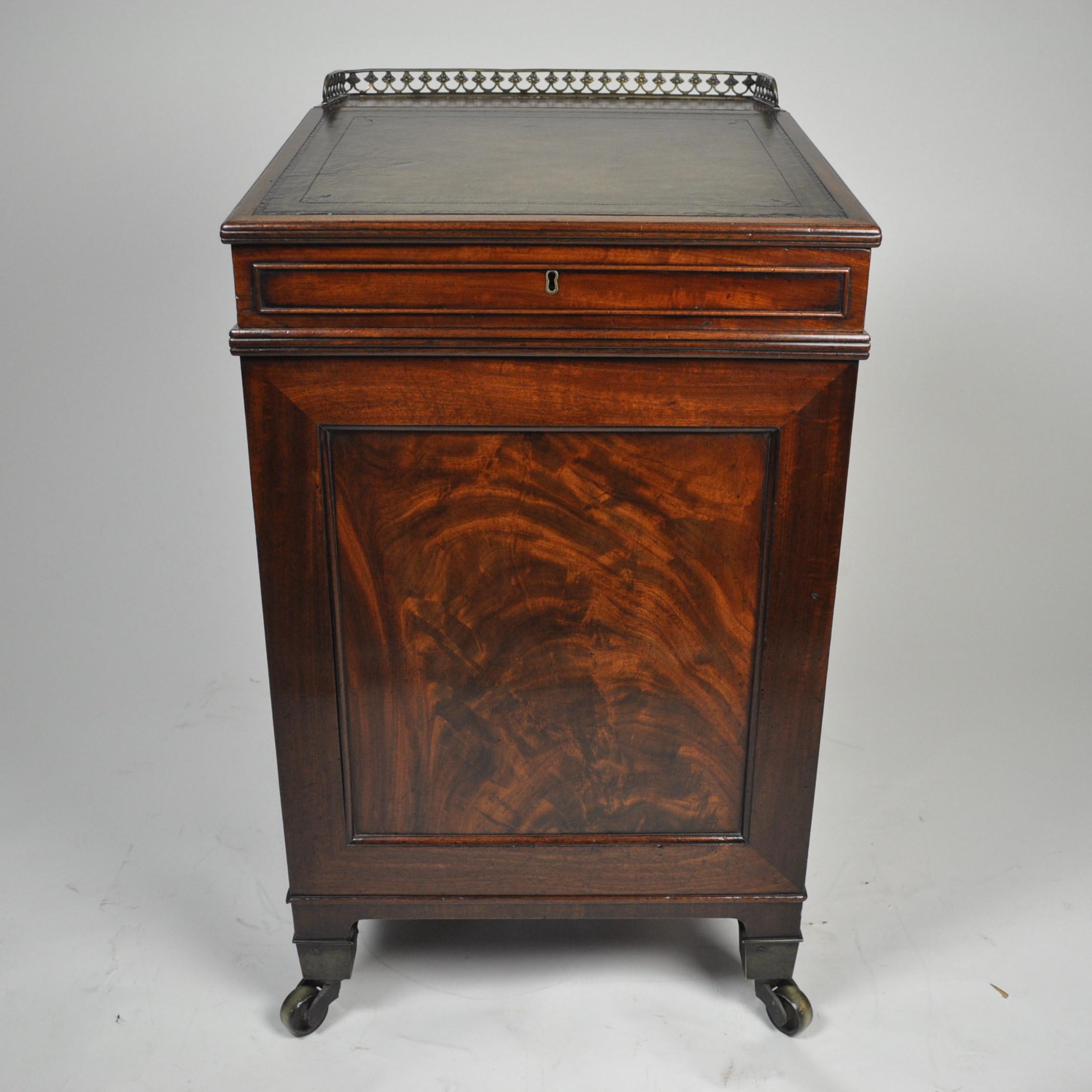English Mahogany Davenport Attributed to Gillows For Sale