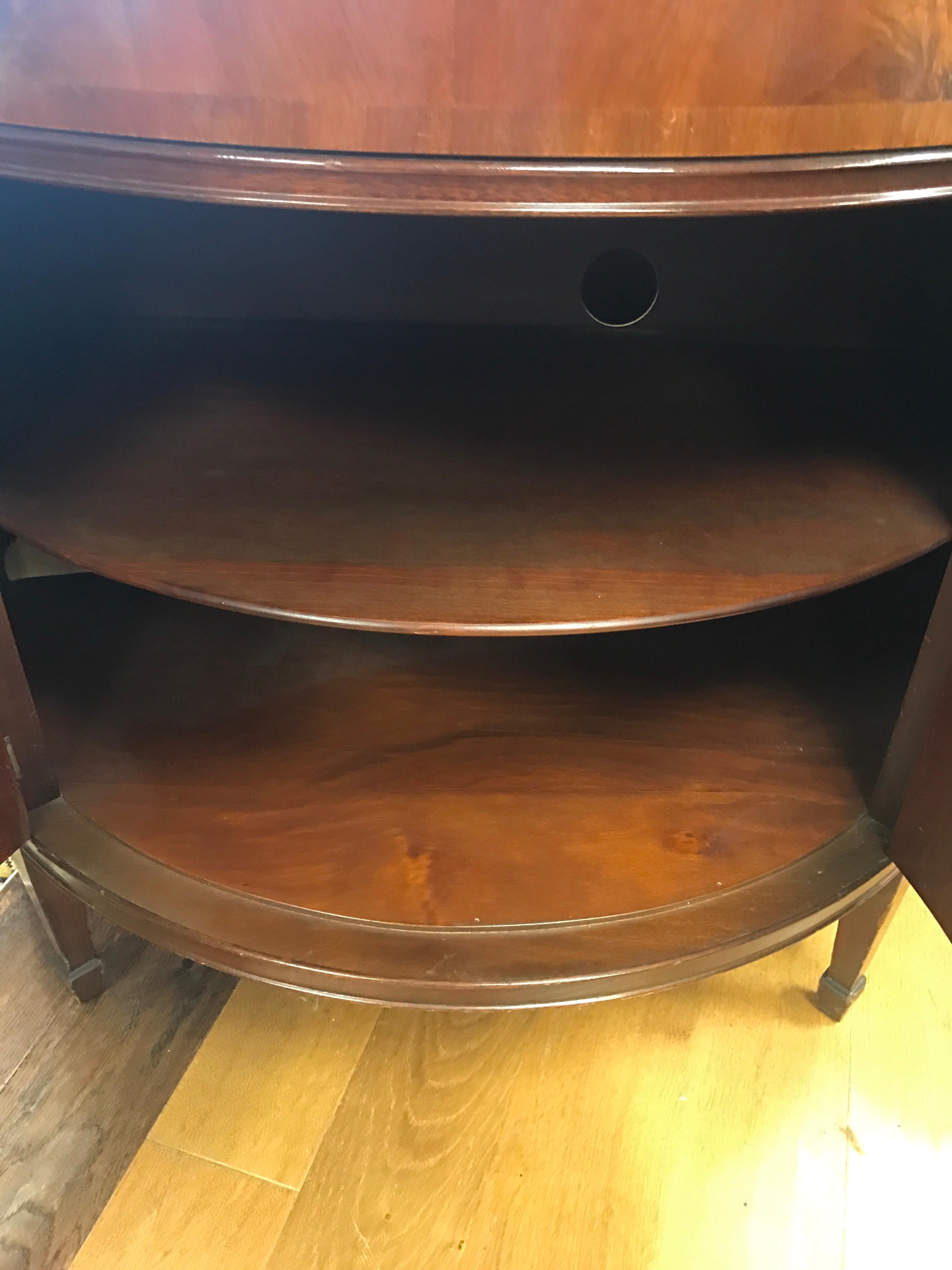 Mahogany Demilune Bar Liquor Cabinet Sideboard Commode Johnson Furniture Company In Good Condition In West Hartford, CT