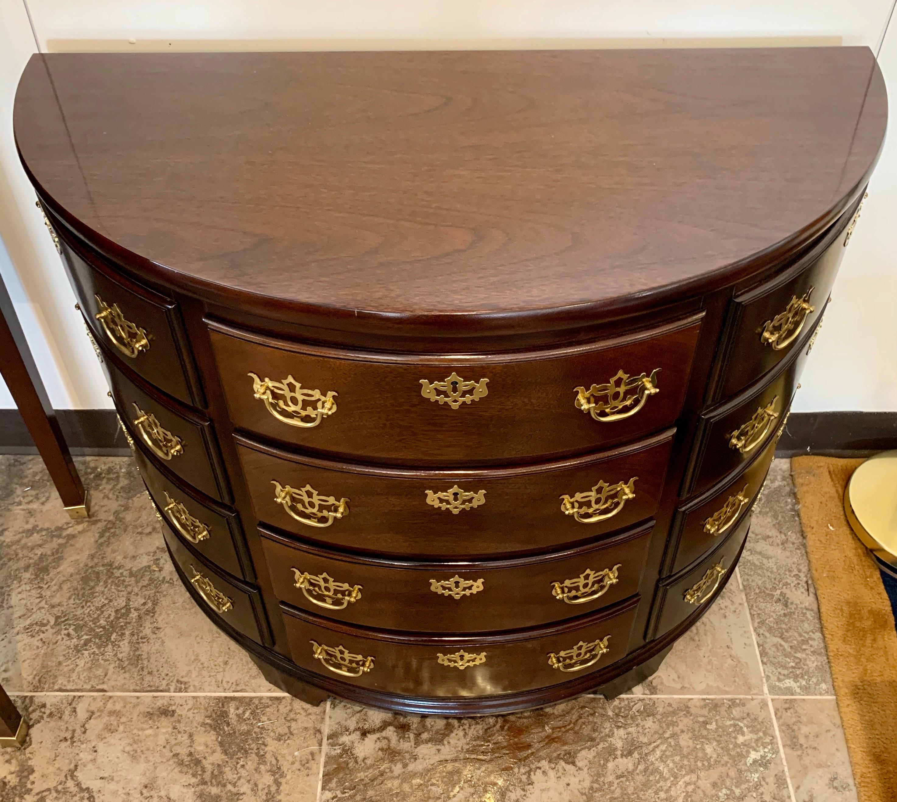 Mahogany Demilune Chest of Drawers Dresser Commode In Good Condition In West Hartford, CT