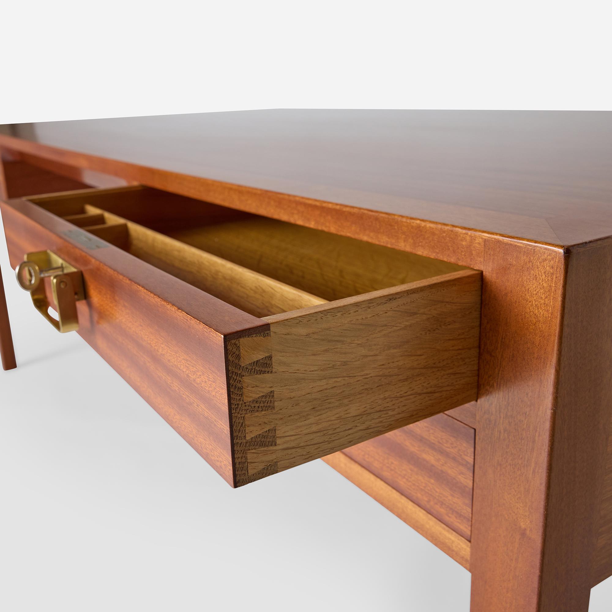 Mahogany Desk by Bernt Petersen for Dansk Mobelkunst in vendita 3
