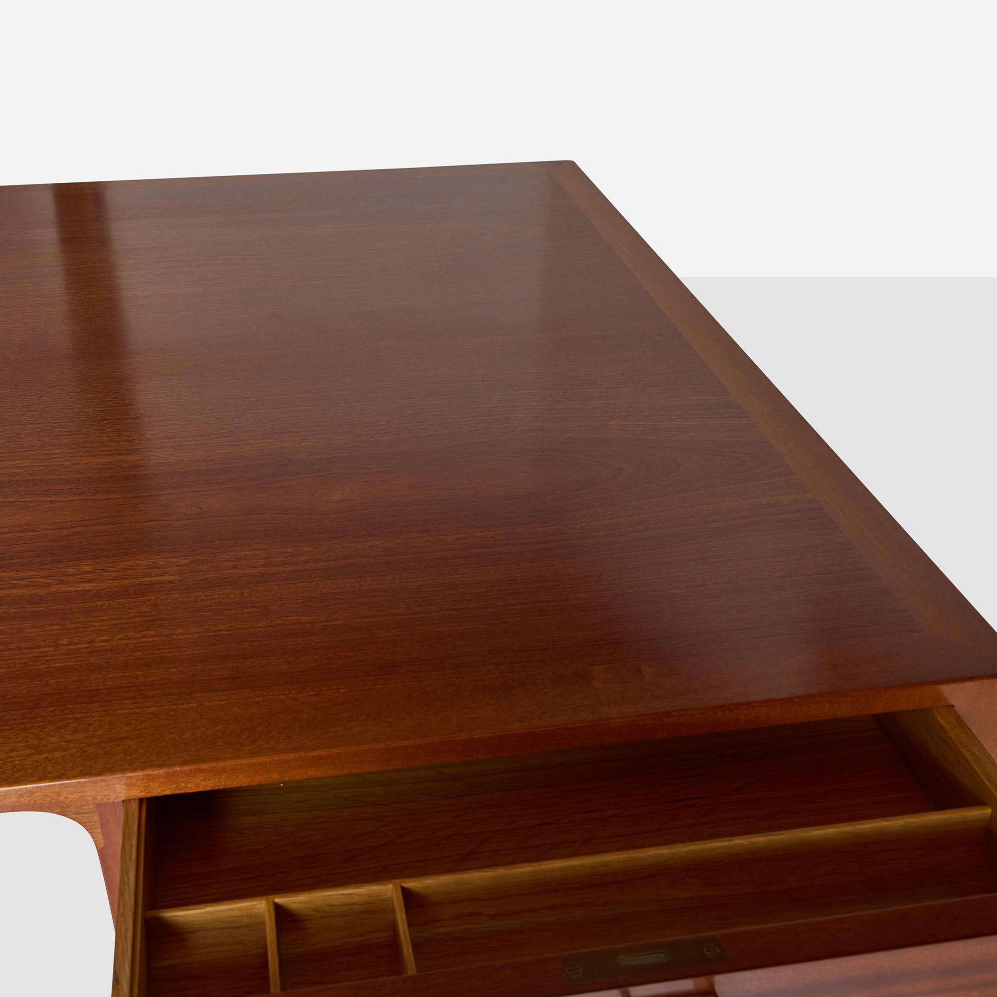 Mahogany Desk by Bernt Petersen for Dansk Mobelkunst in vendita 6