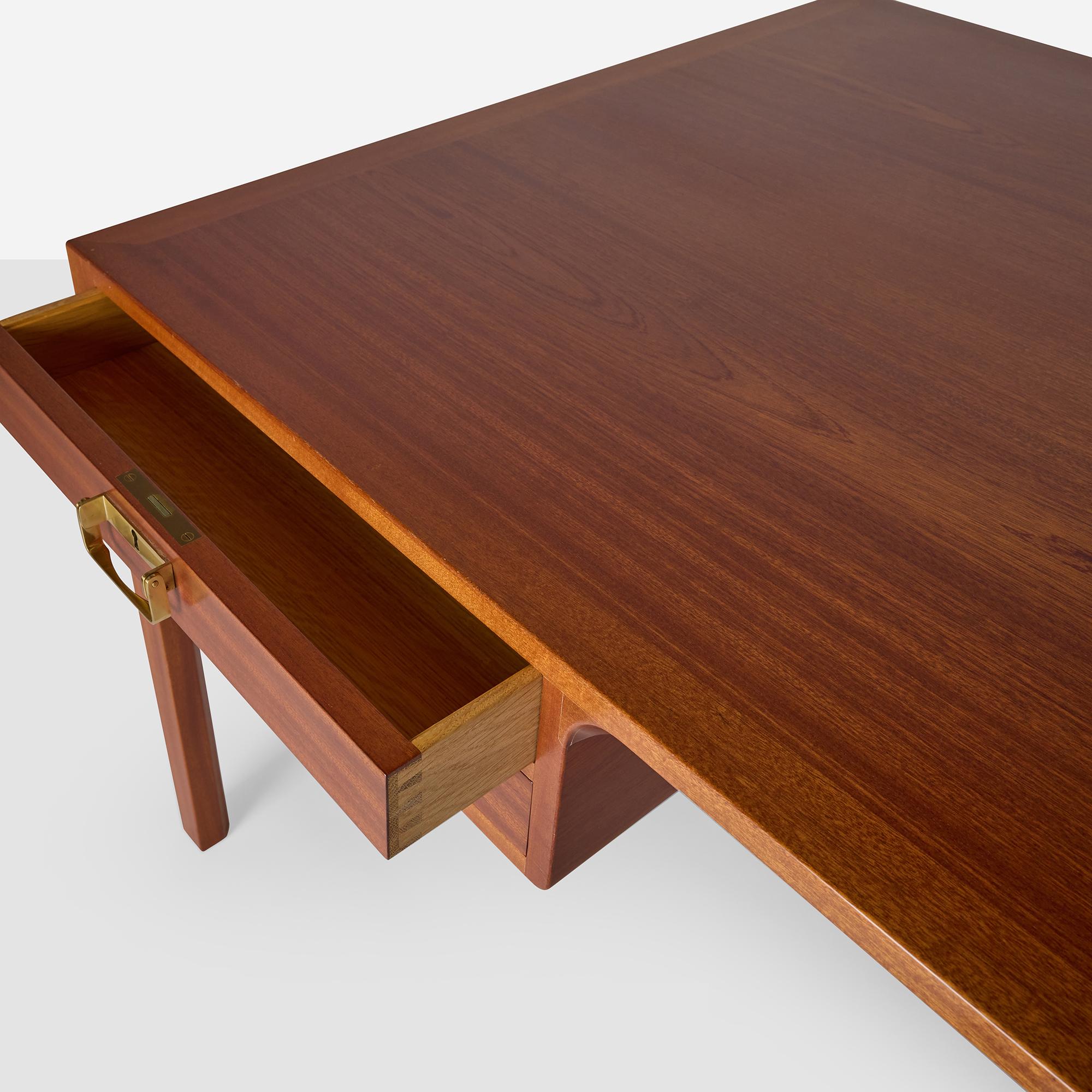 Mahogany Desk by Bernt Petersen for Dansk Mobelkunst in vendita 7