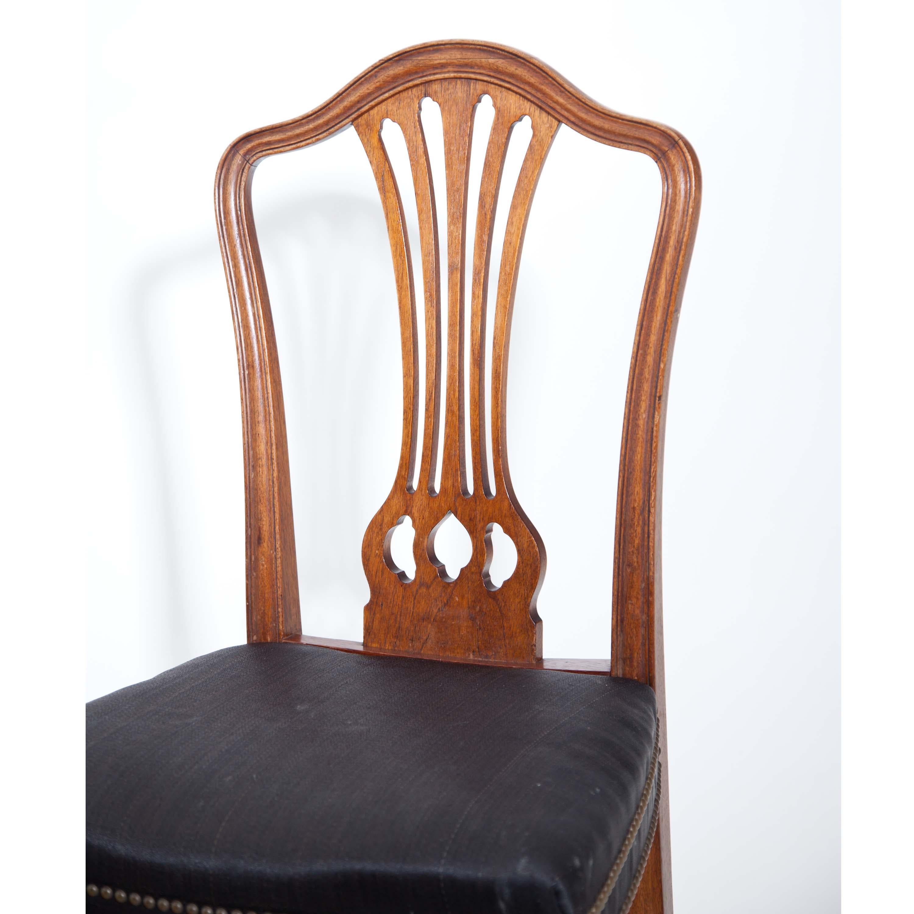 Mahogany Dining Room Chairs after Chippendale, England, circa 1800 6