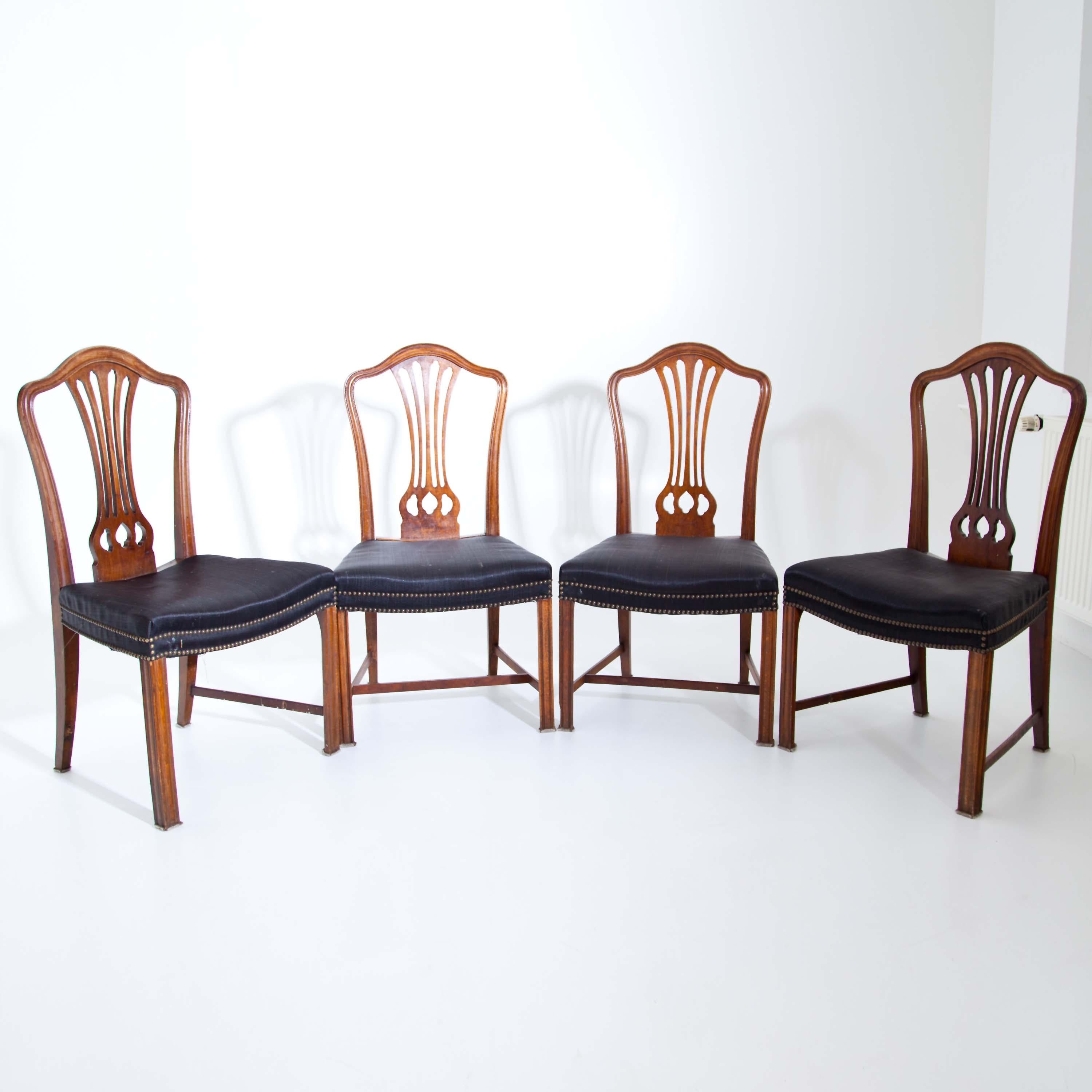 Early 19th Century Mahogany Dining Room Chairs after Chippendale, England, circa 1800