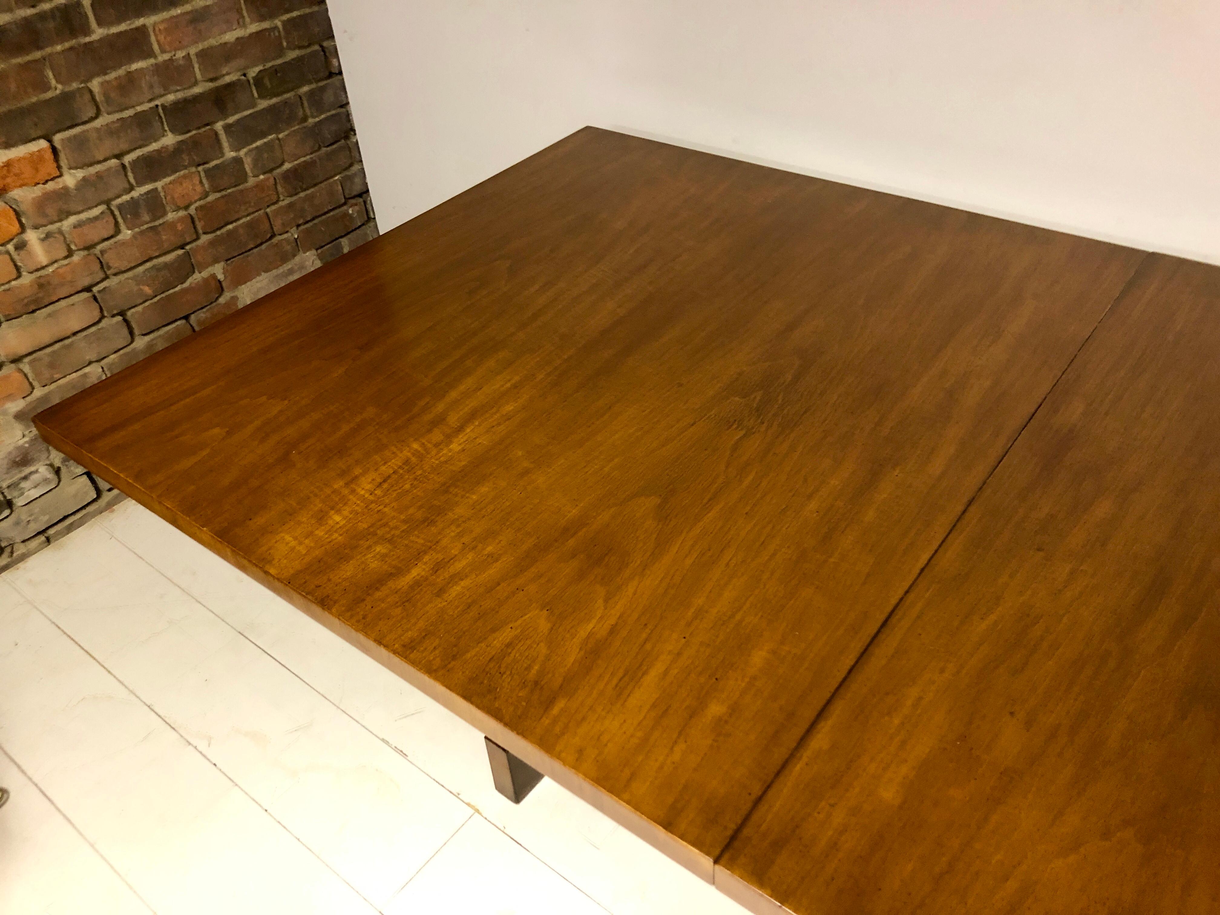 Mahogany Dining Table by T.H. Robsjohn-Gibbings In Good Condition For Sale In Brooklyn, NY
