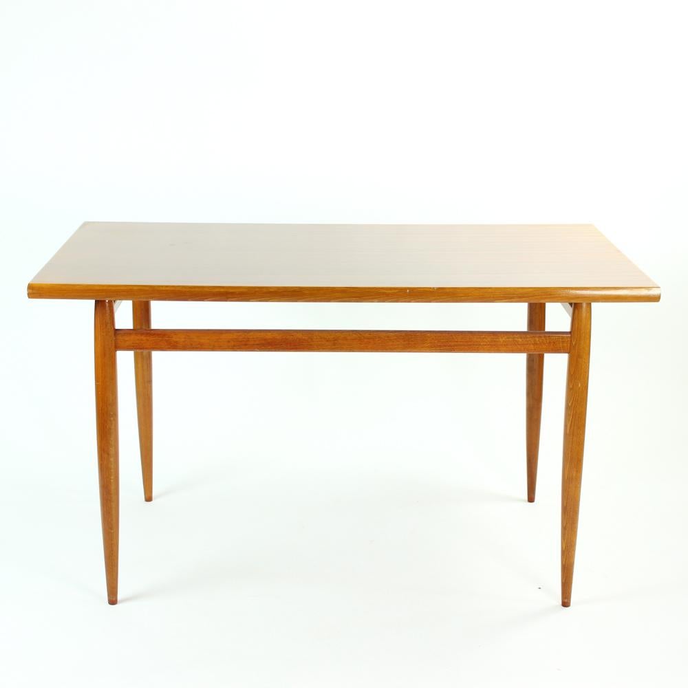 Table à manger tchécoslovaque des années 1970 en vente 3