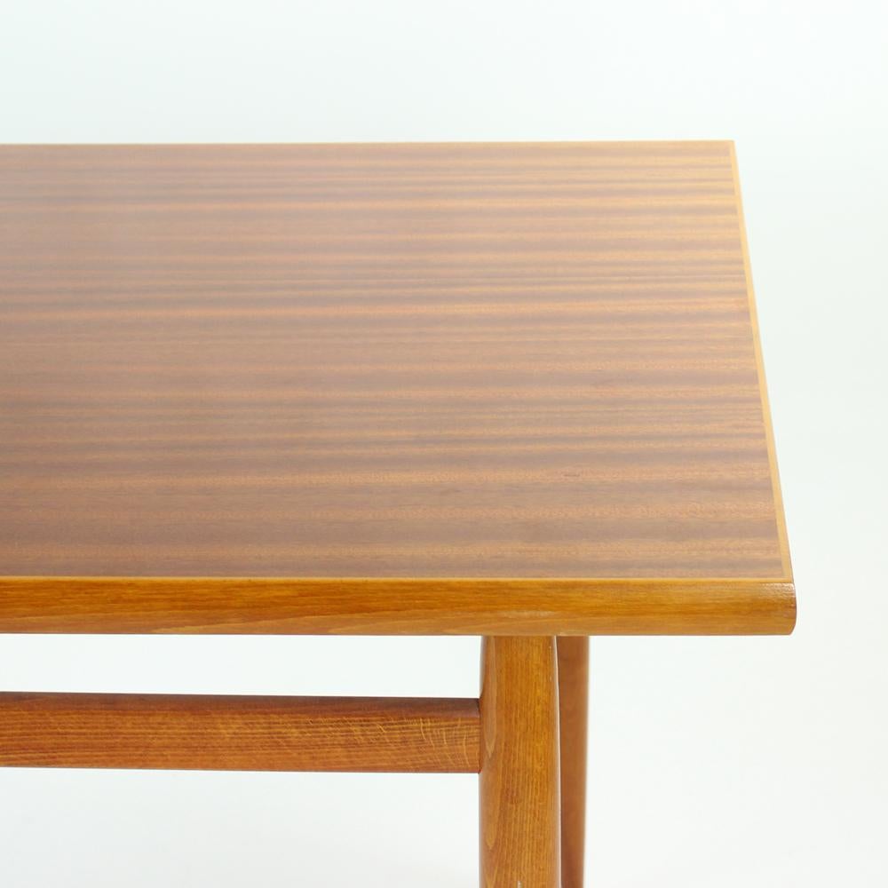 Table à manger tchécoslovaque des années 1970 en vente 5