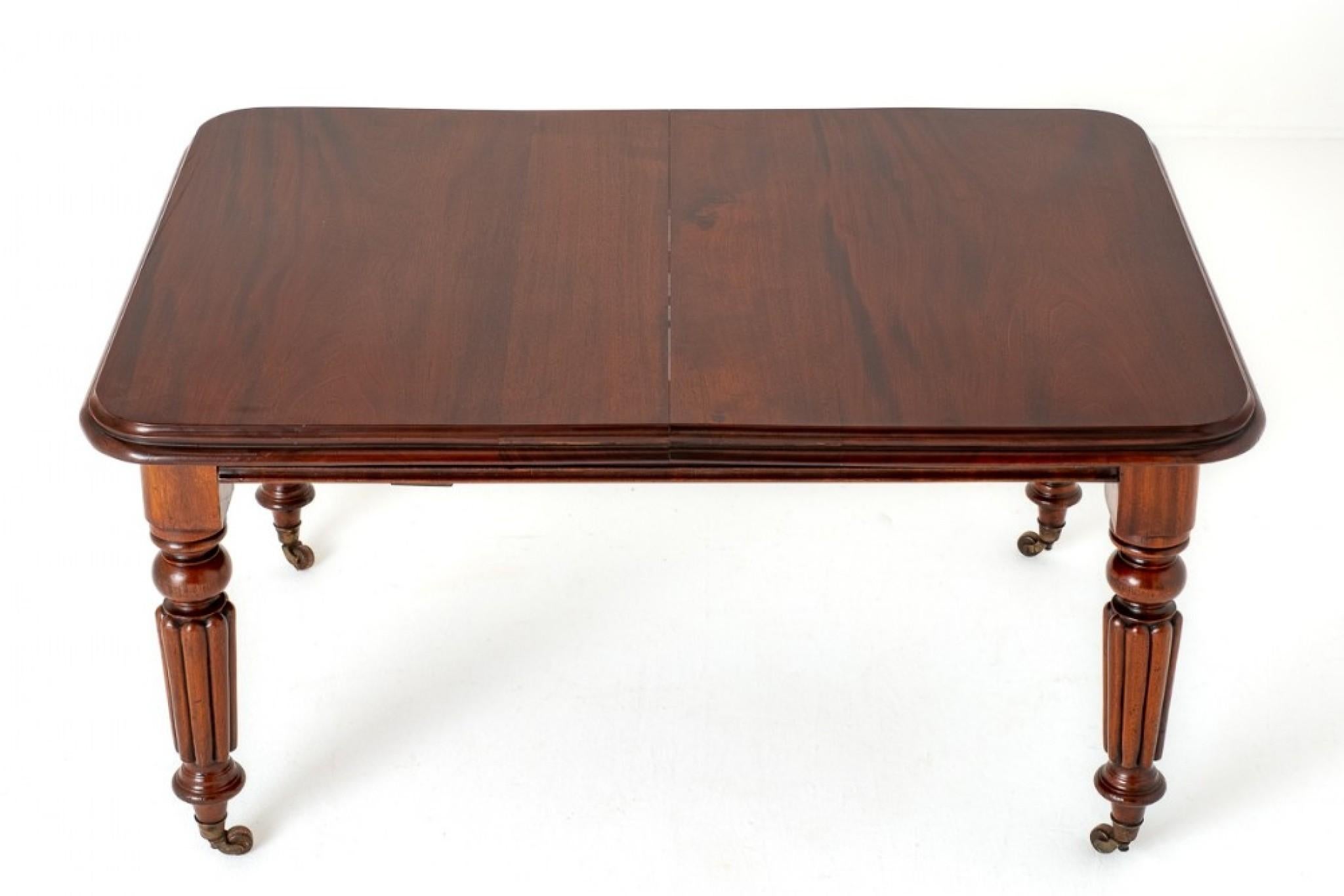 Mid-19th Century Mahogany Dining Table Victorian Extending Two Leaf 1860 For Sale