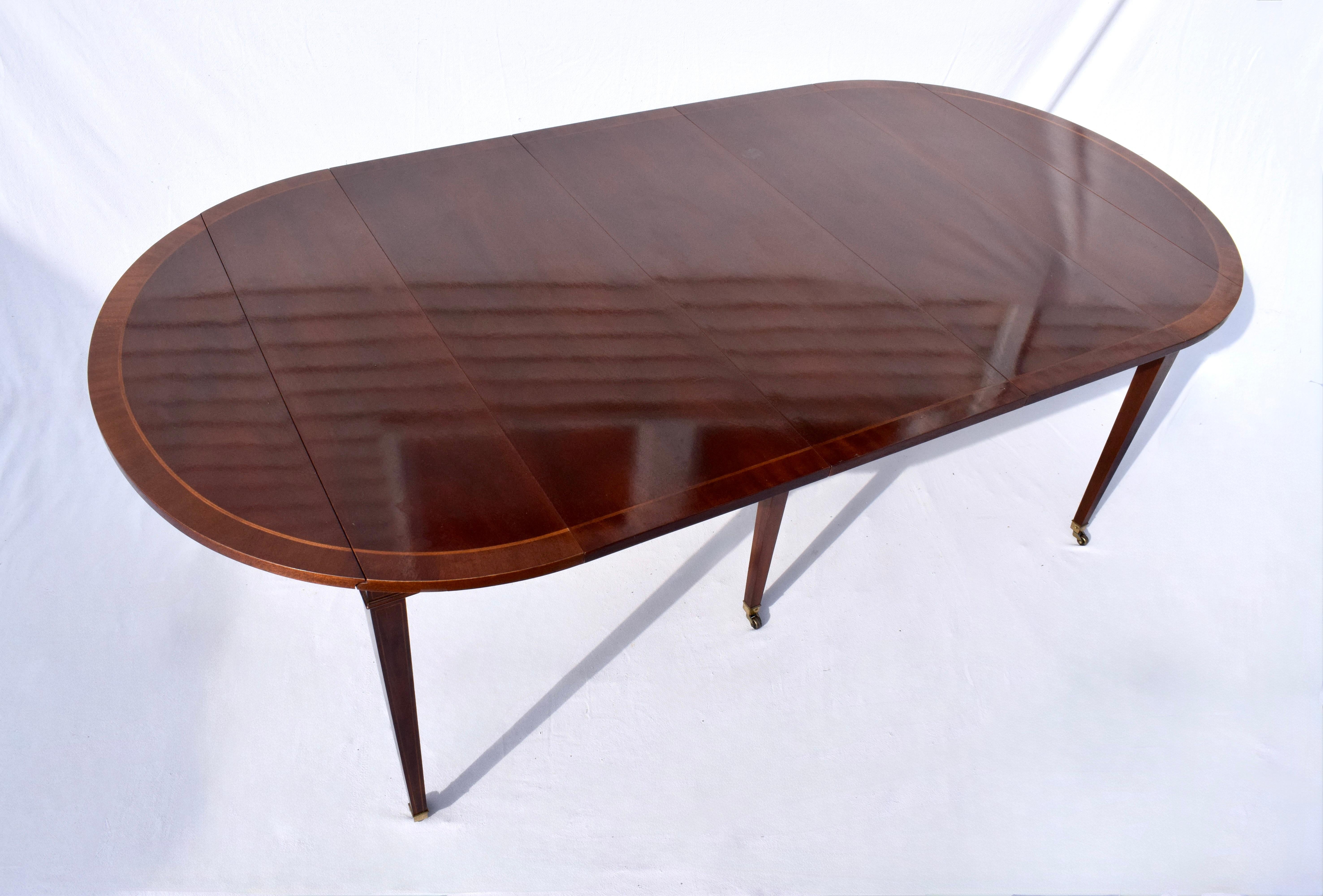 Mahogany Dining Table With Drop Leaf Option by Baker Furniture In Good Condition For Sale In Southampton, NJ