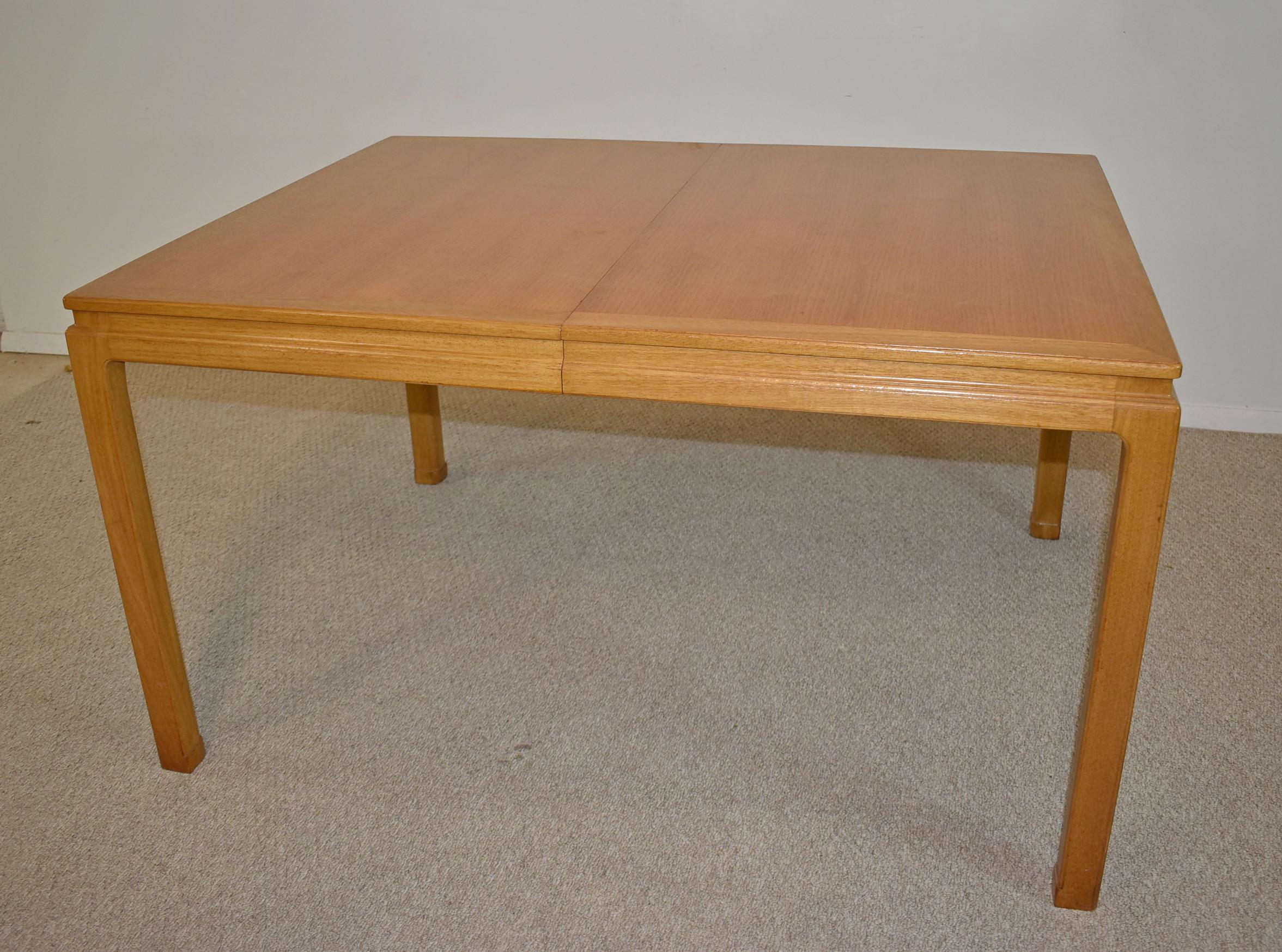 Mid-Century Modern Mahogany Dining Table with Two Leaves by Edward Wormley for Dunbar For Sale