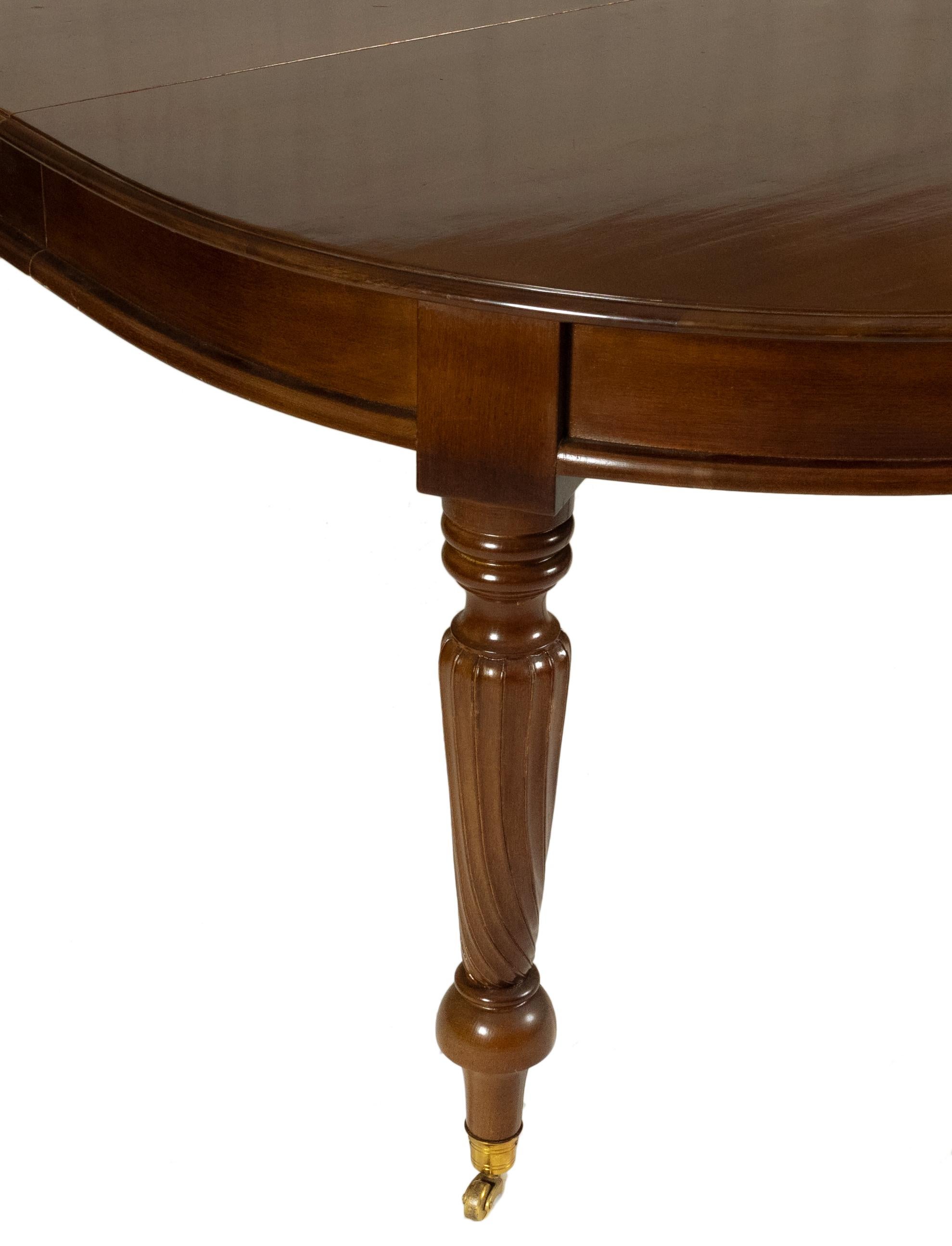 Mahogany Dinning Table With Extensions, 19th Century For Sale 2
