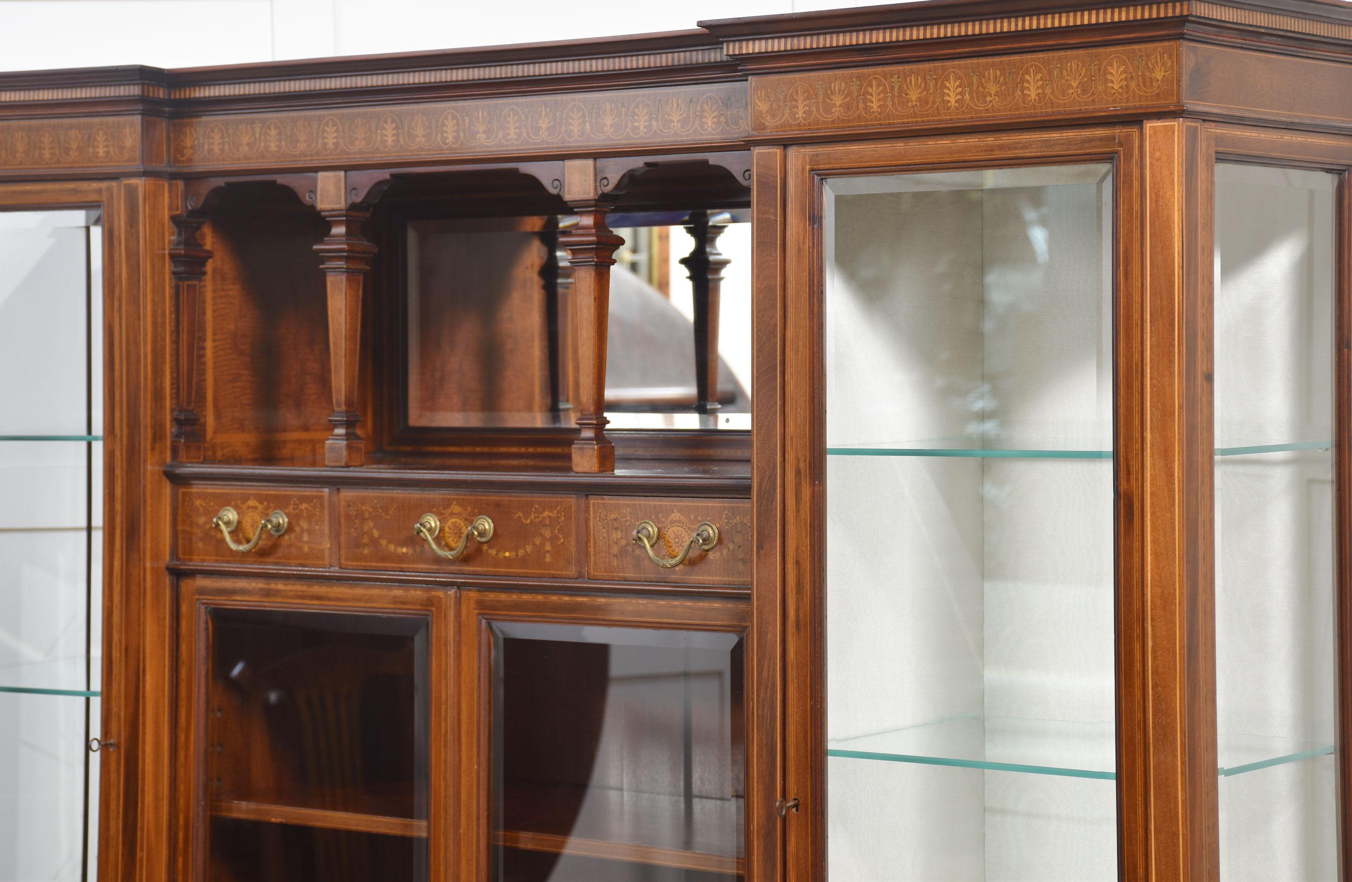 Mahogany display cabinet by Maple and Co For Sale 6