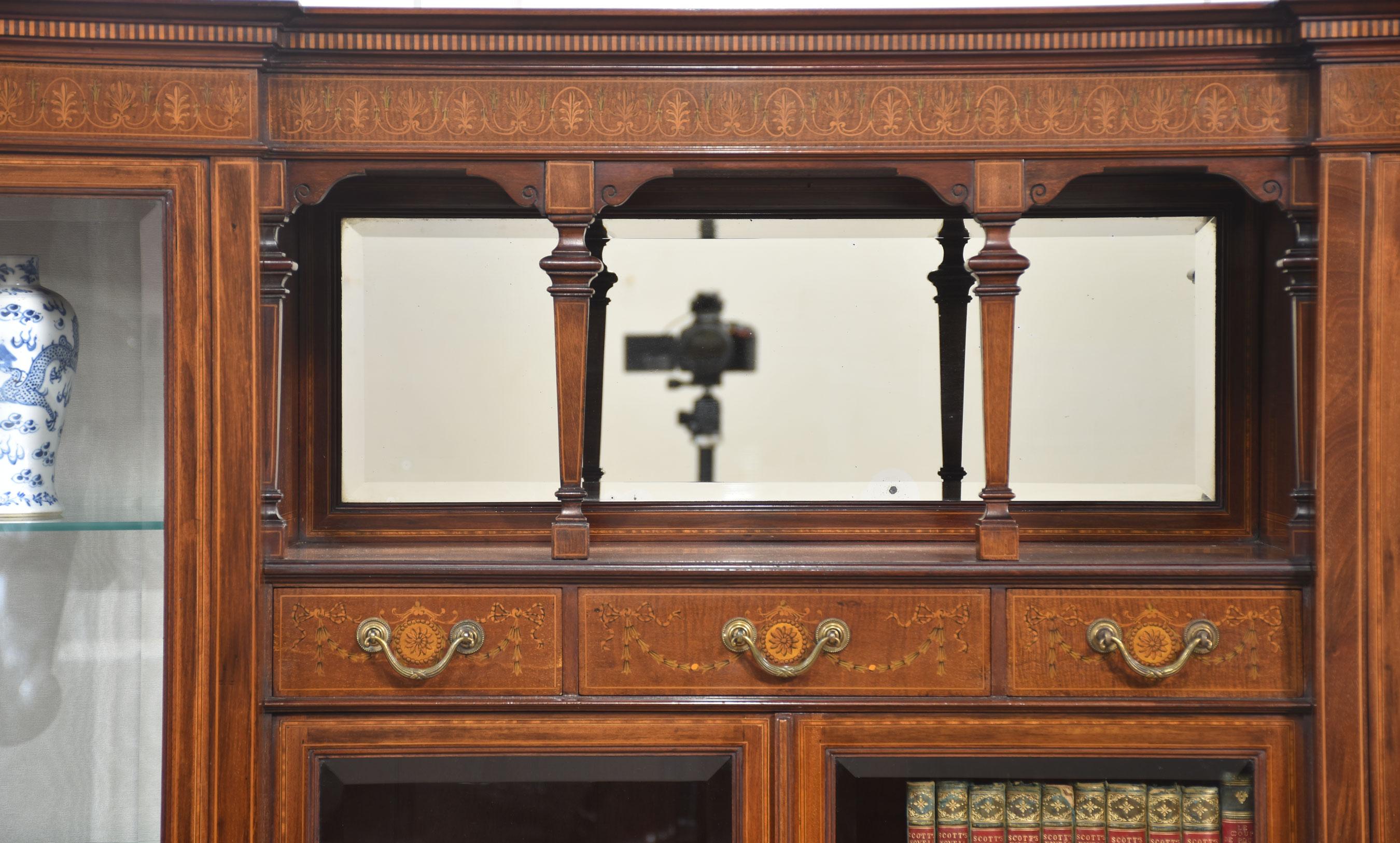 Mahogany display cabinet by Maple and Co In Good Condition For Sale In Cheshire, GB