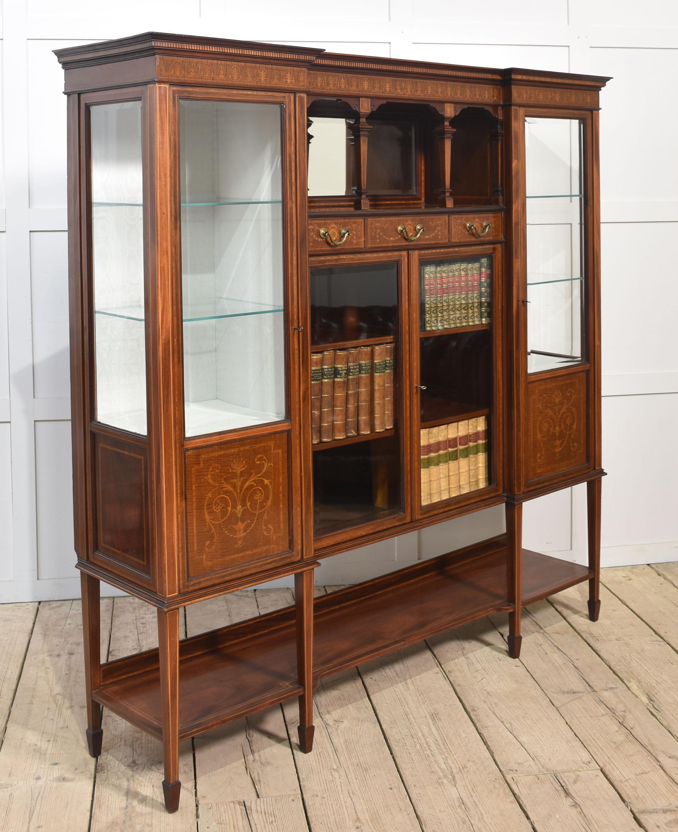 Mahogany display cabinet by Maple and Co For Sale 1