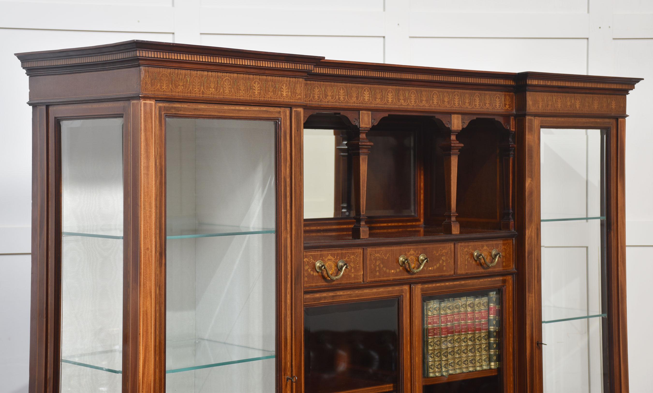 Mahogany display cabinet by Maple and Co For Sale 2
