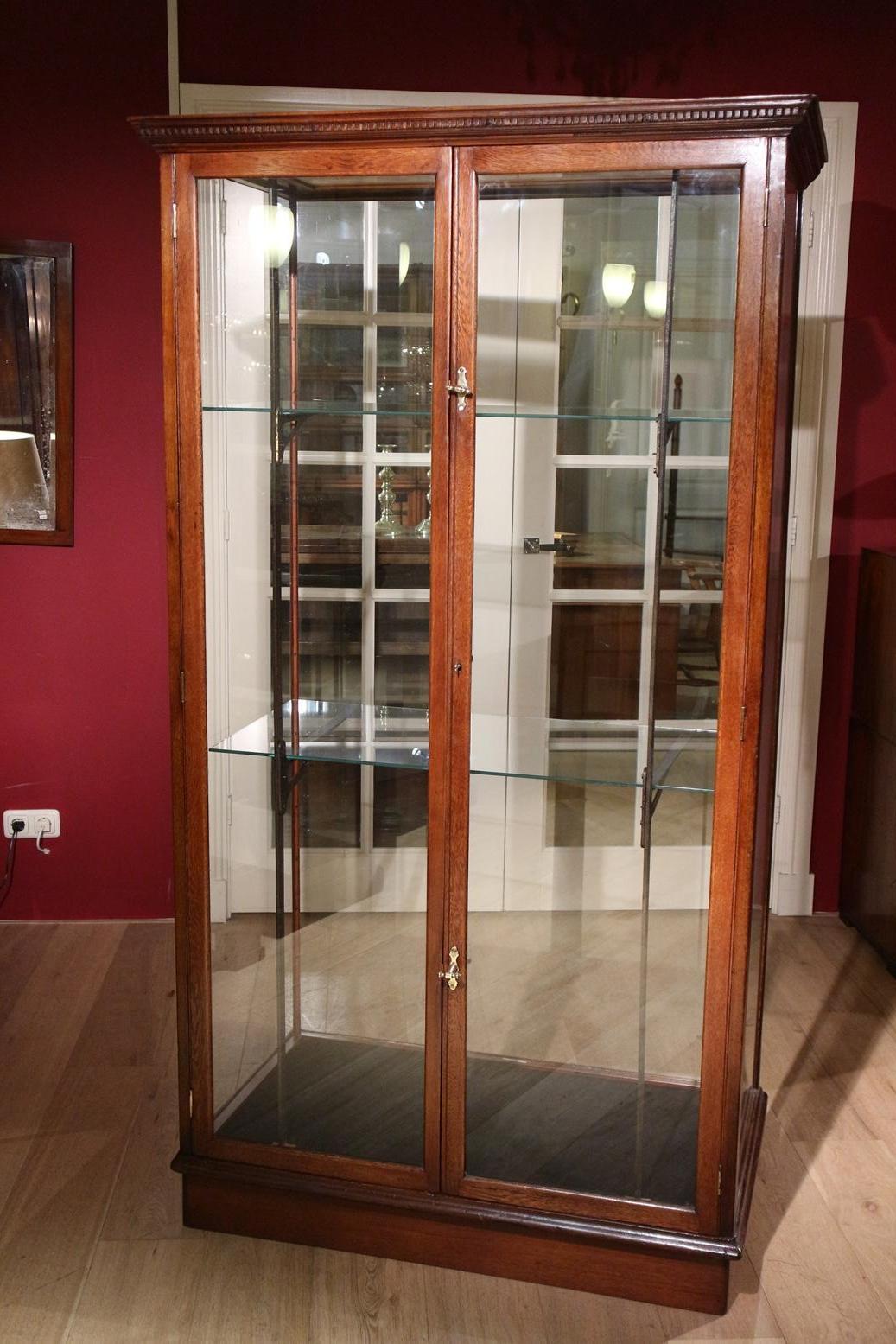 Mahogany Display Cabinet 3