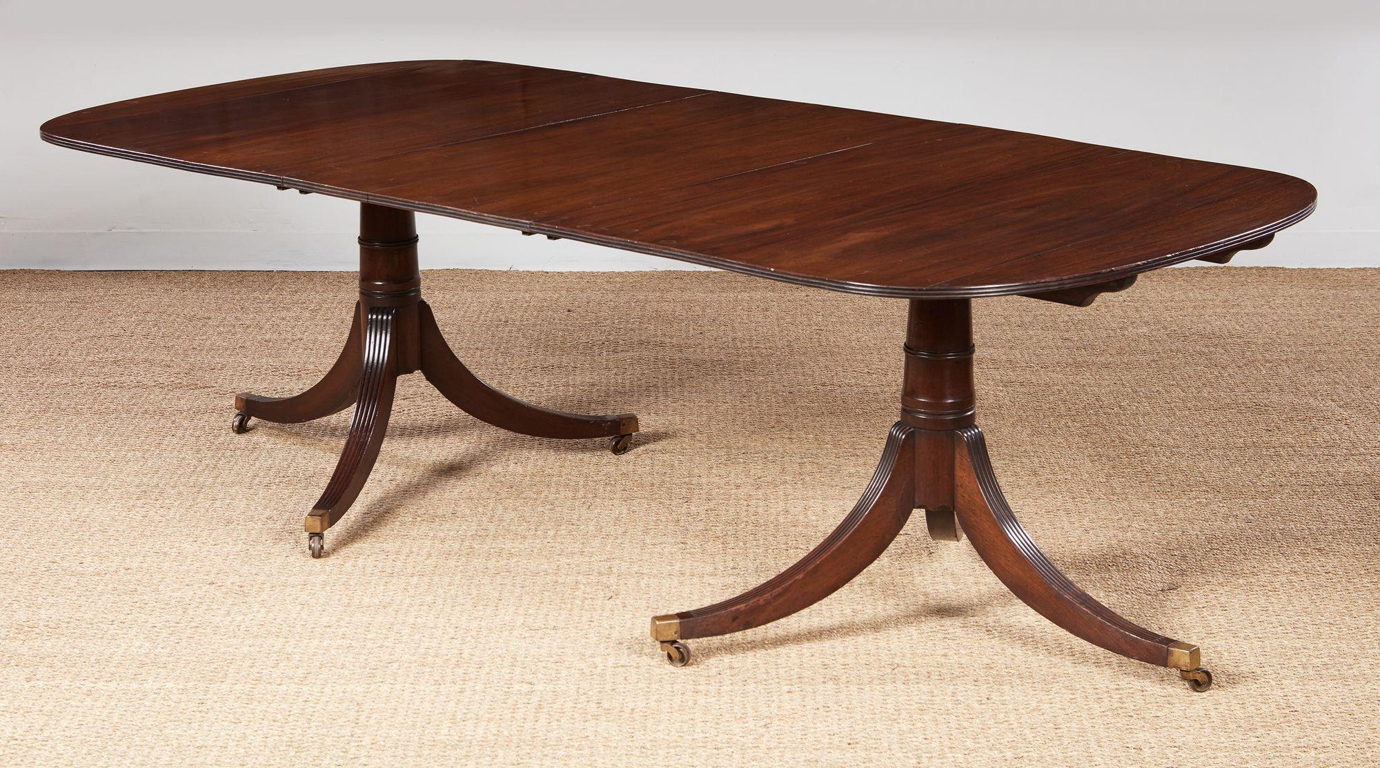 Georgian Mahogany Double Pedestal Reeded Edge Dining Table For Sale