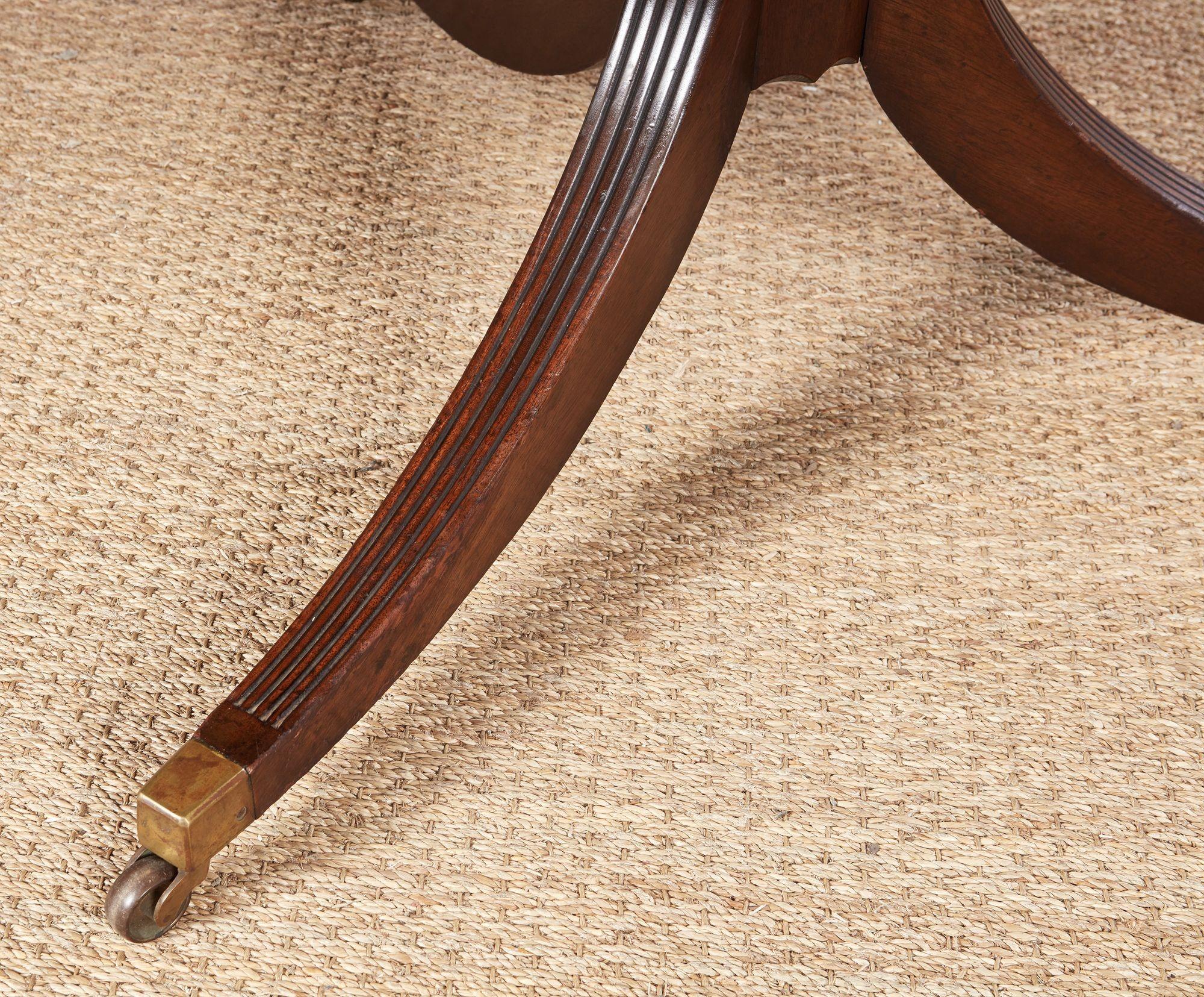 Early 20th Century Mahogany Double Pedestal Reeded Edge Dining Table For Sale