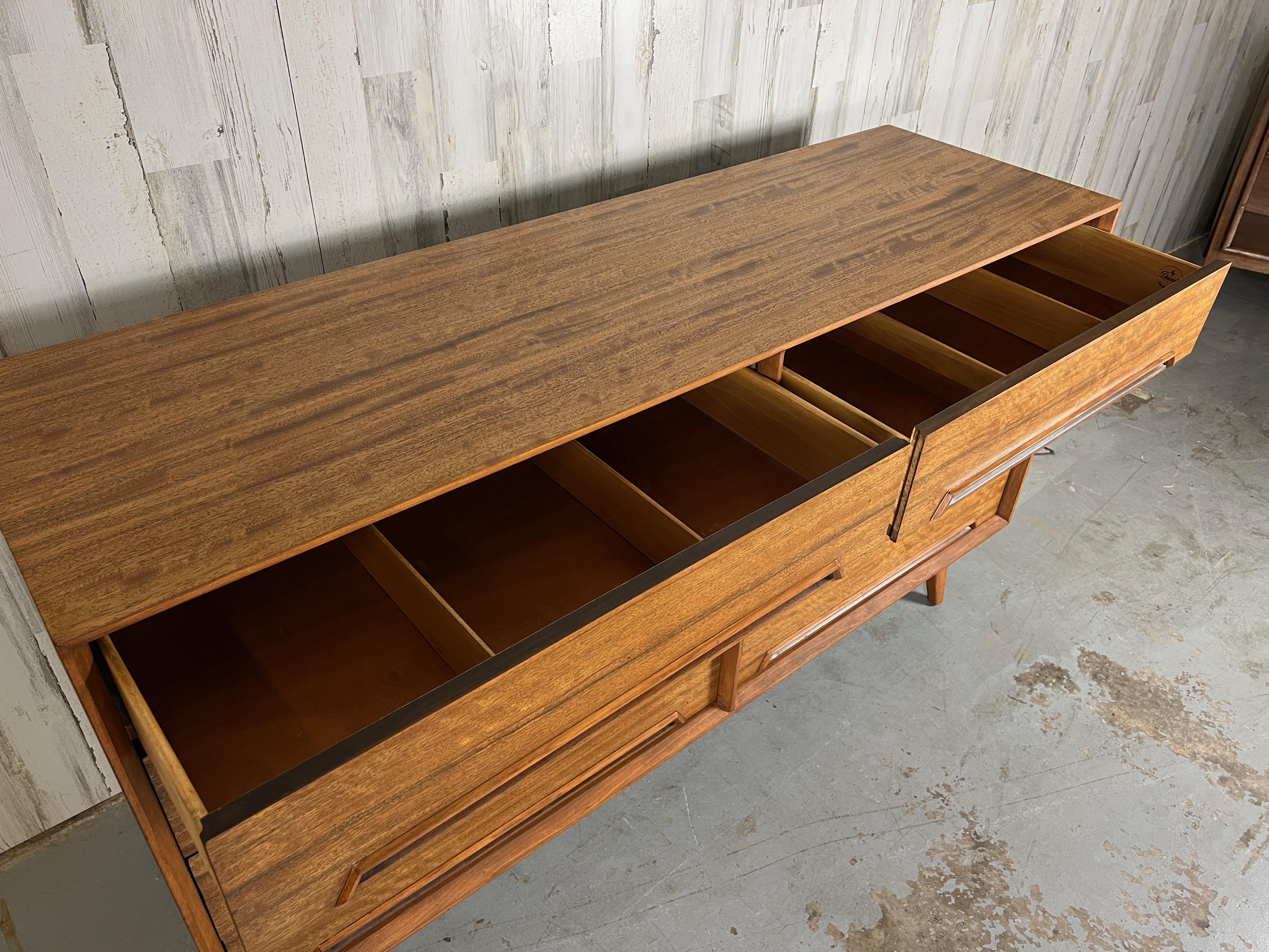 Mahogany Dresser for Drexel Perspective  For Sale 9
