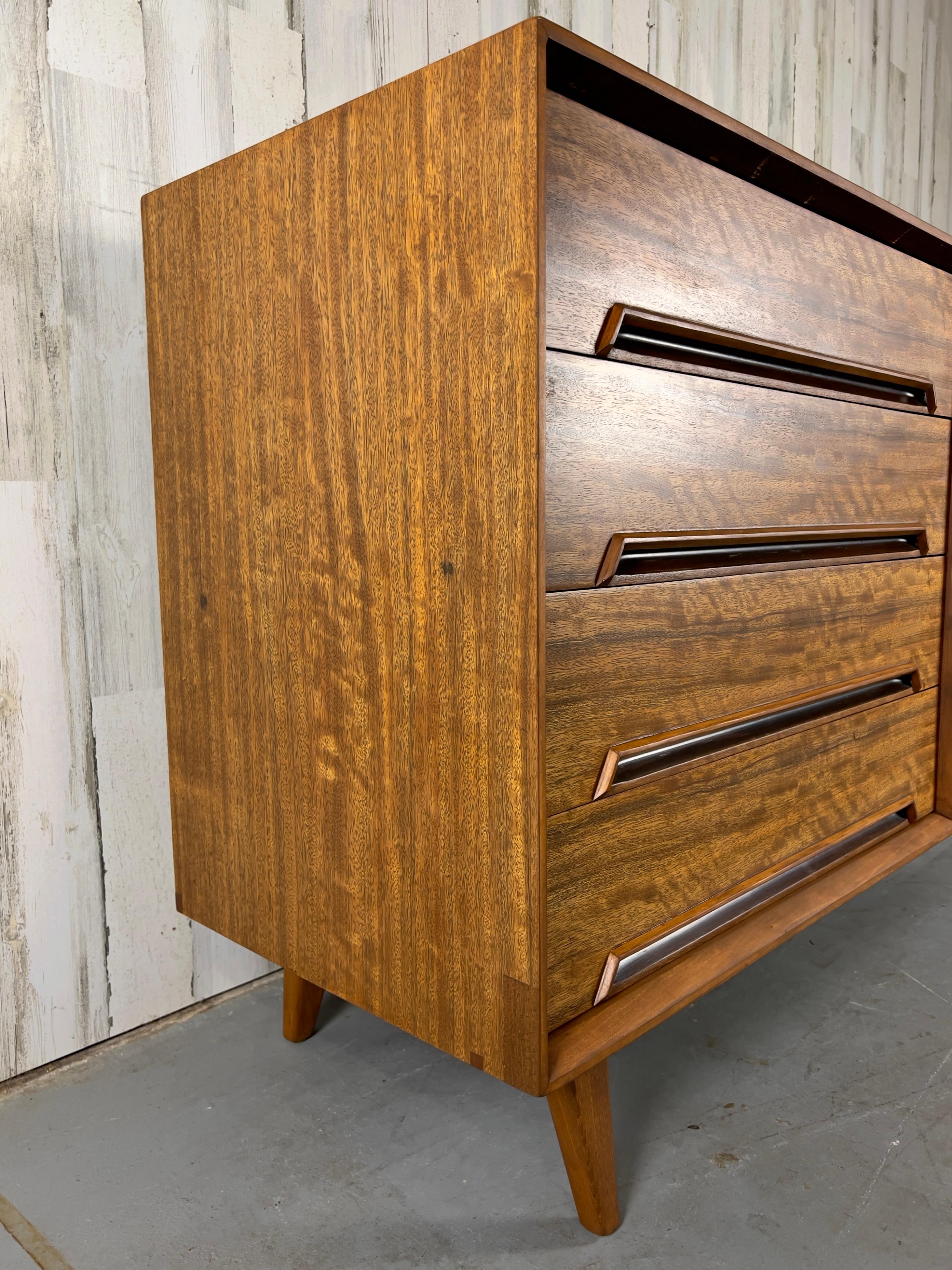 20th Century Mahogany Dresser for Drexel Perspective 