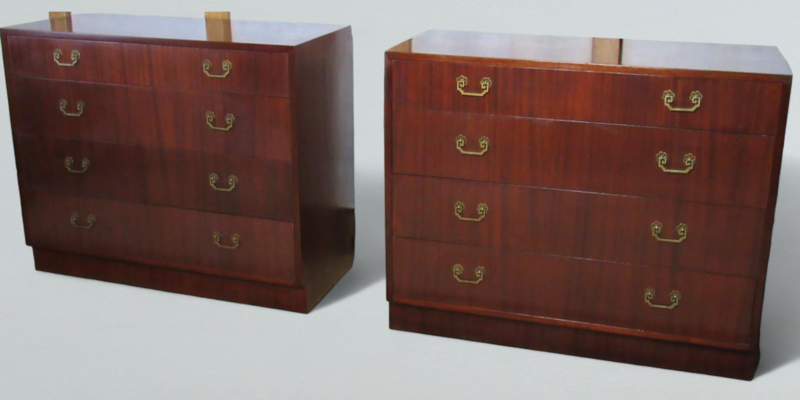 Mahogany Dressers Four-Drawer Matched Pair, 1940s For Sale 3