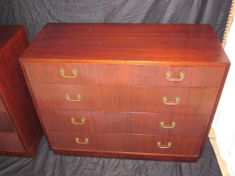 Mahogany Dressers Four-Drawer Matched Pair, 1940s In Good Condition For Sale In Camden, ME