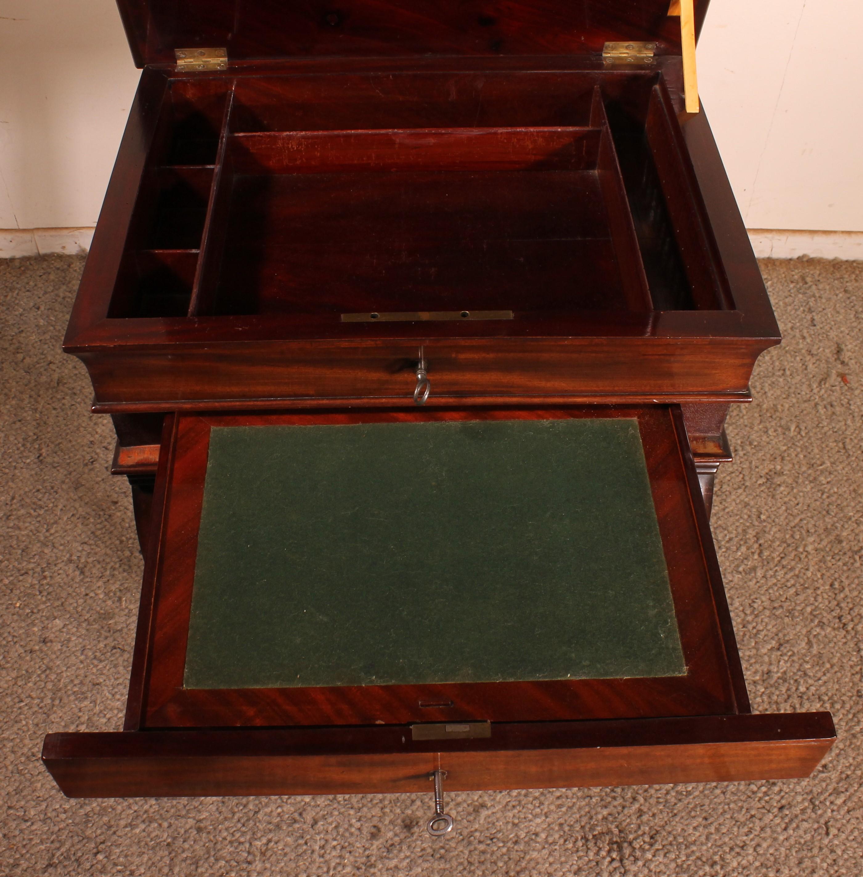 British Mahogany Dressing Table -19th Century For Sale