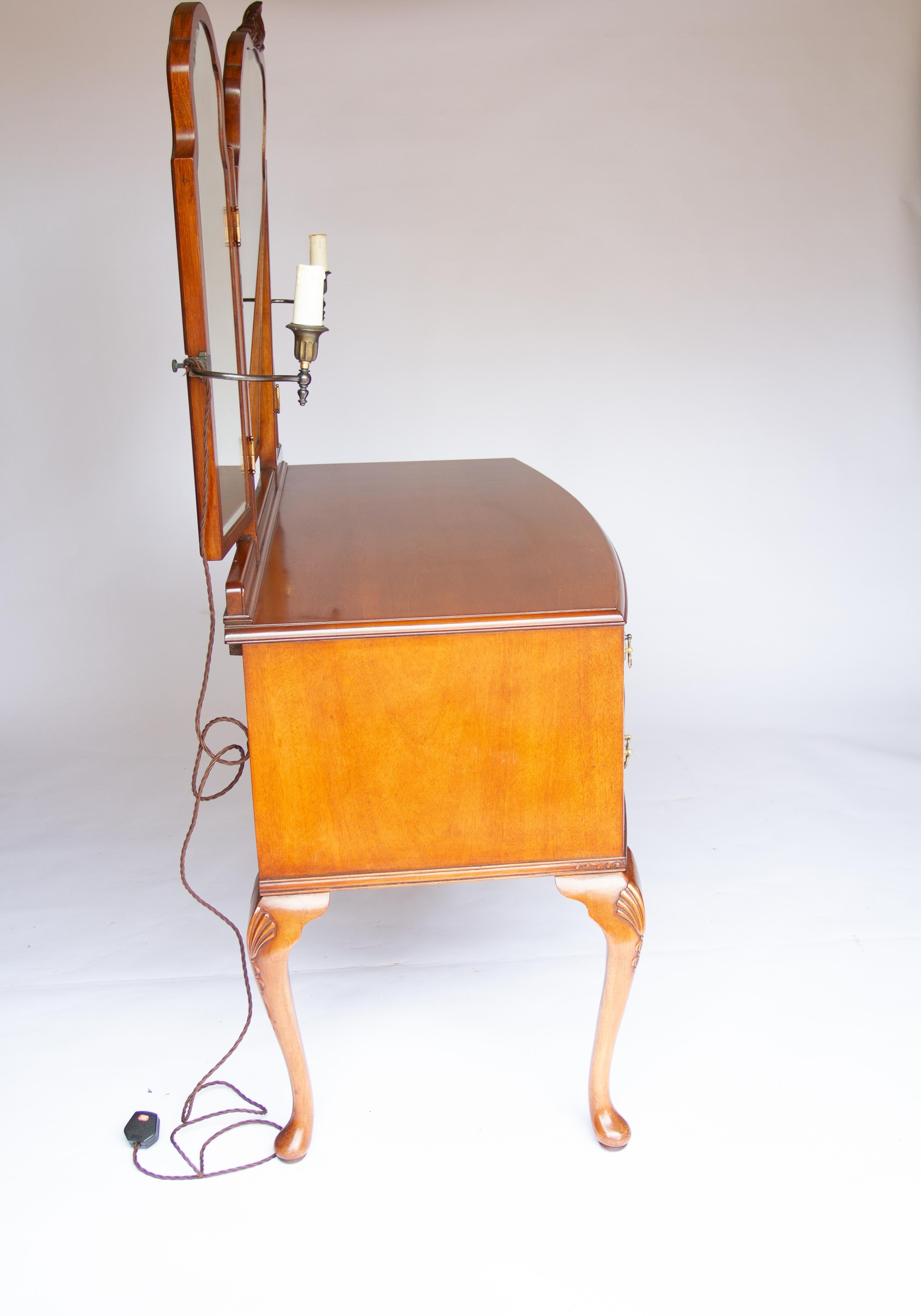 British Mahogany Dressing Table with Dressing Stool circa 1930s