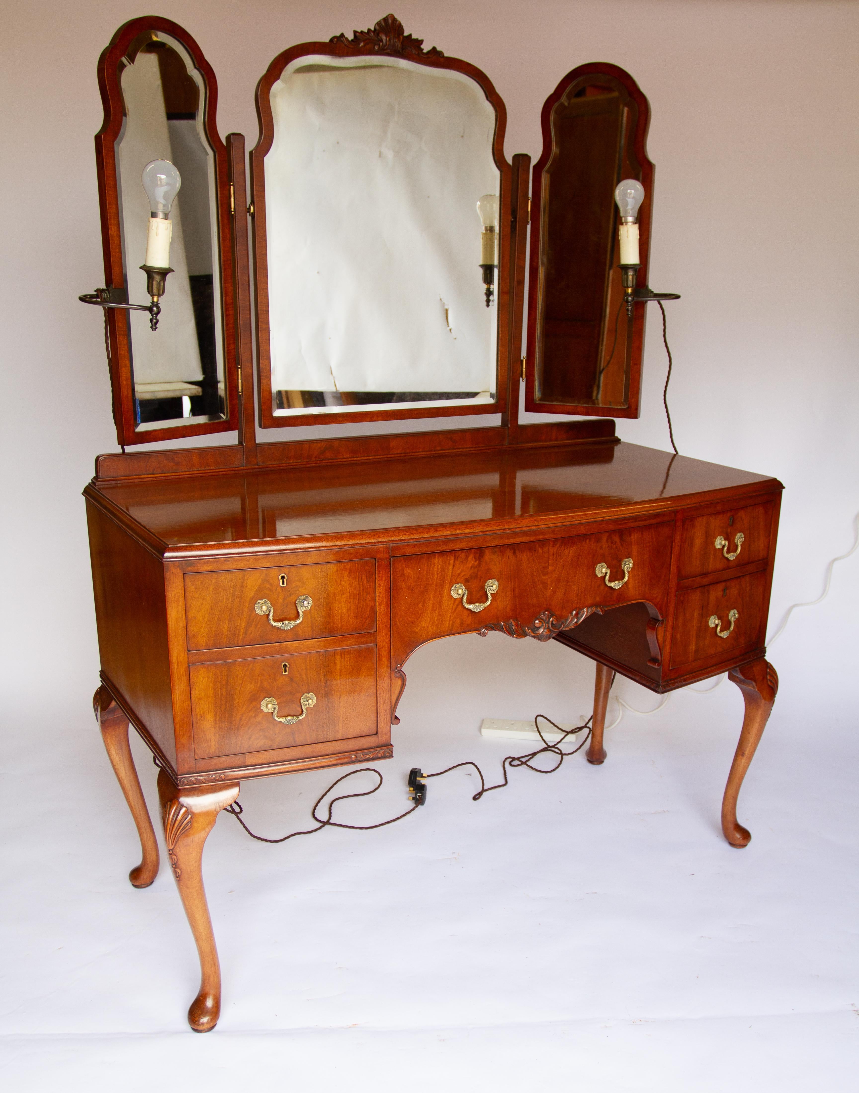 Mahogany Dressing Table with Dressing Stool circa 1930s In Good Condition In Dereham, GB