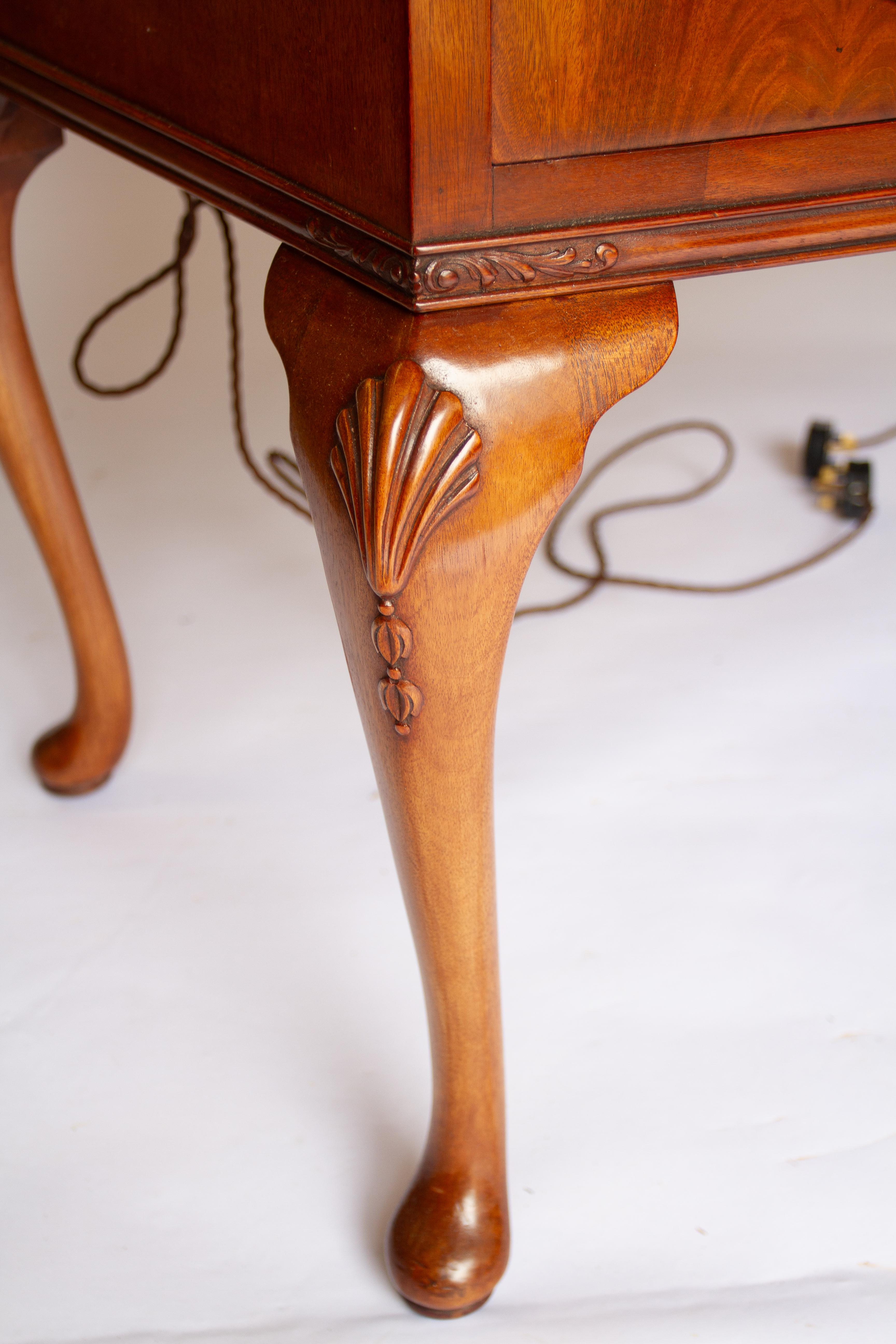 20th Century Mahogany Dressing Table with Dressing Stool circa 1930s